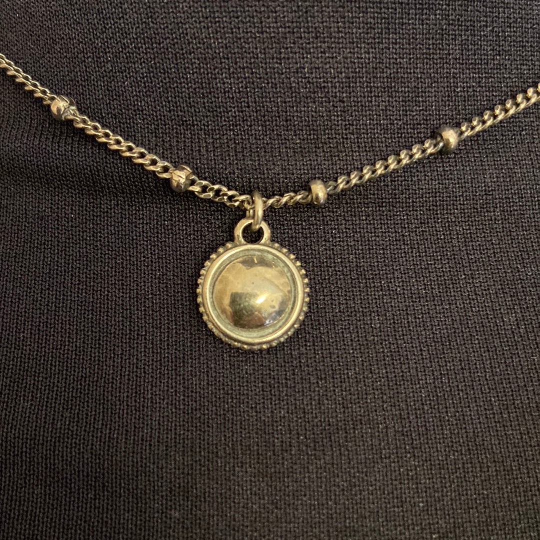 Collier plaqué argent avec pendentif rond Shabada