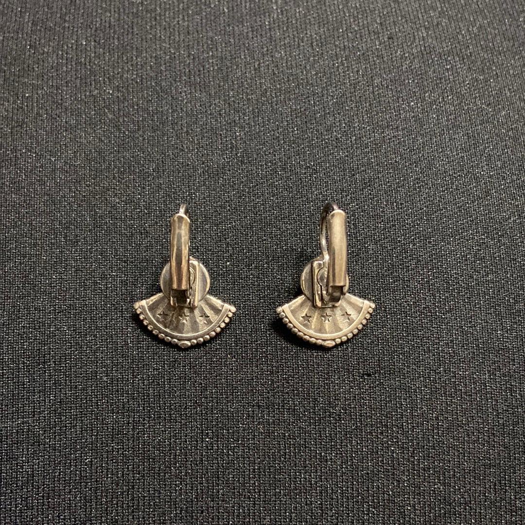 Boucles d’oreilles dormeuses plaqué argent pierre verte Shabada - Offre-Unique