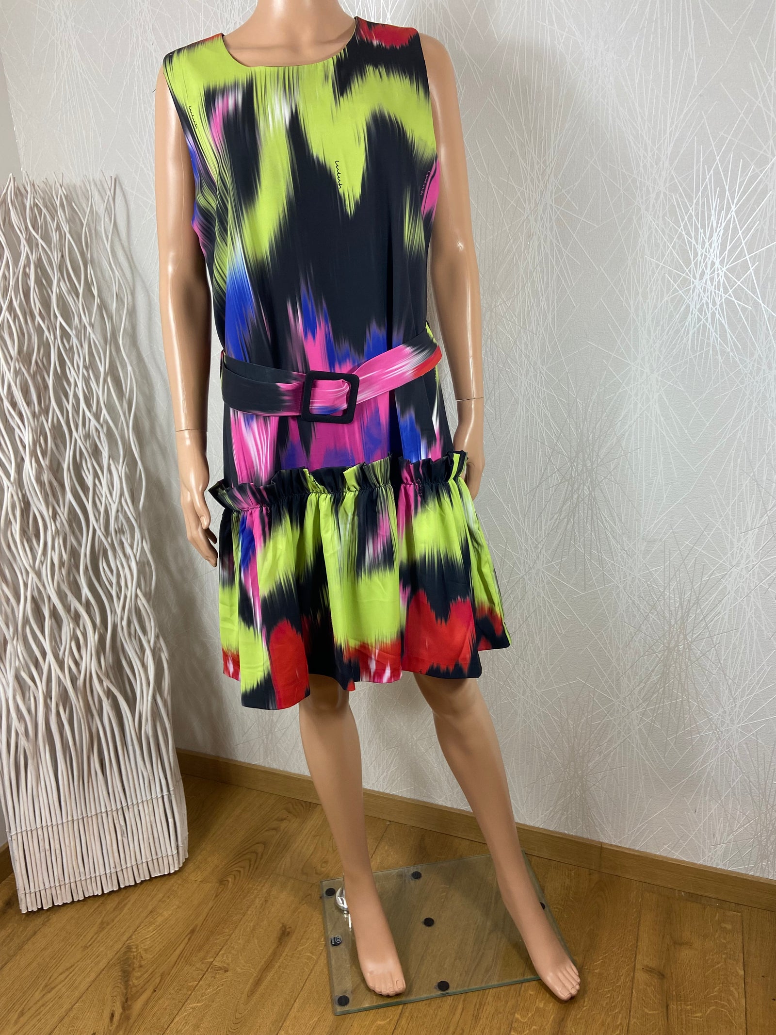 Robe multicolore doublée sans manches Lulu H