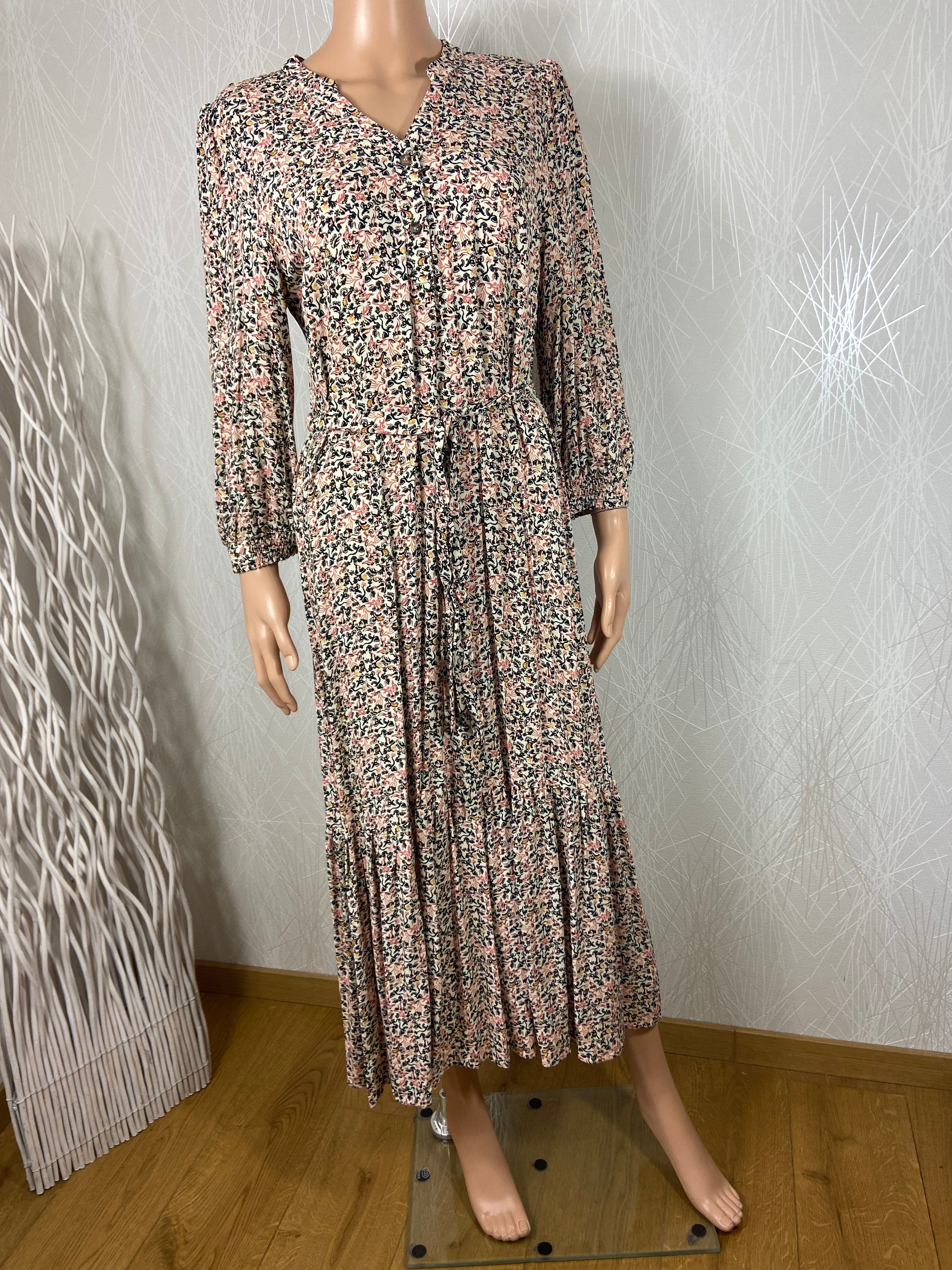 Robe longue rose beige manches 3/4 volants de Peppercorn