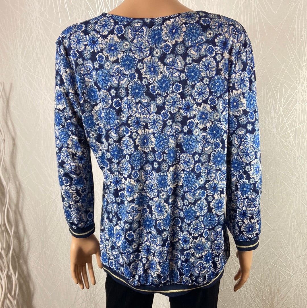 Blouse fleurie bleue col V manches 3/4 Le Singe de Julie