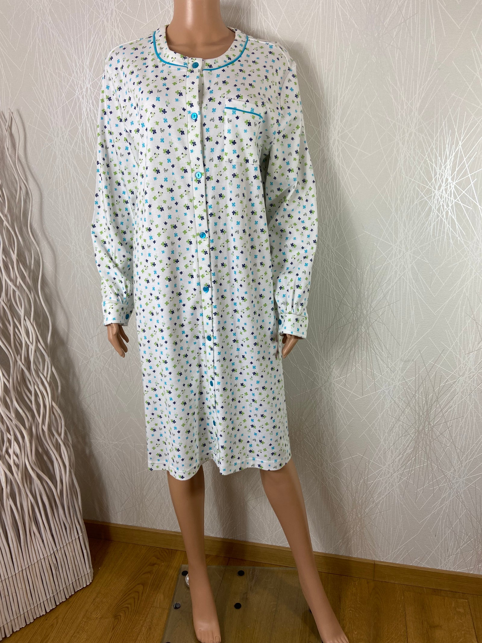 Chemise de nuit blanche et fleurie femme Jet tricotage toulousain
