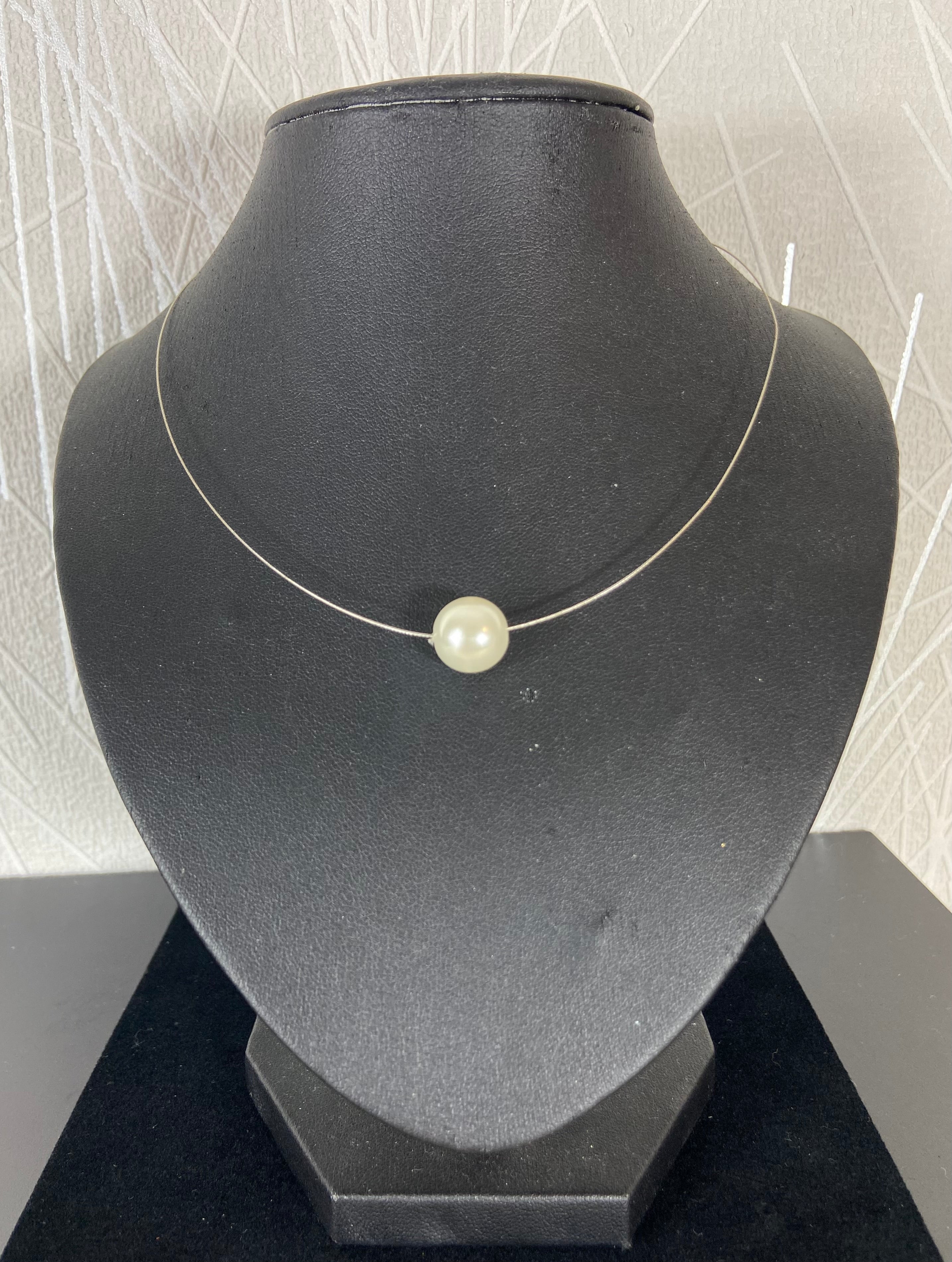 Collier cable acier perle blanche
