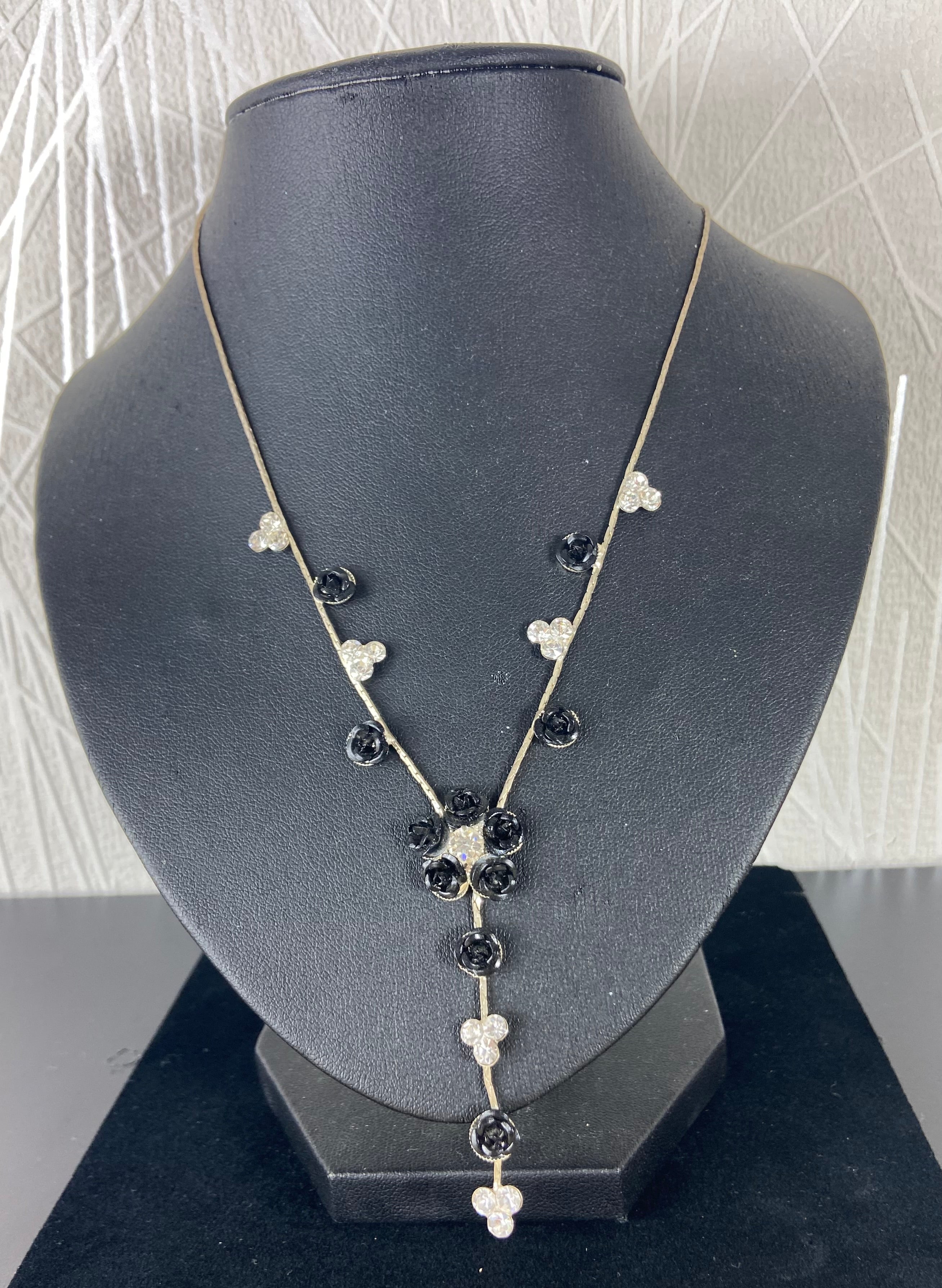 Collier long fleur strass femme