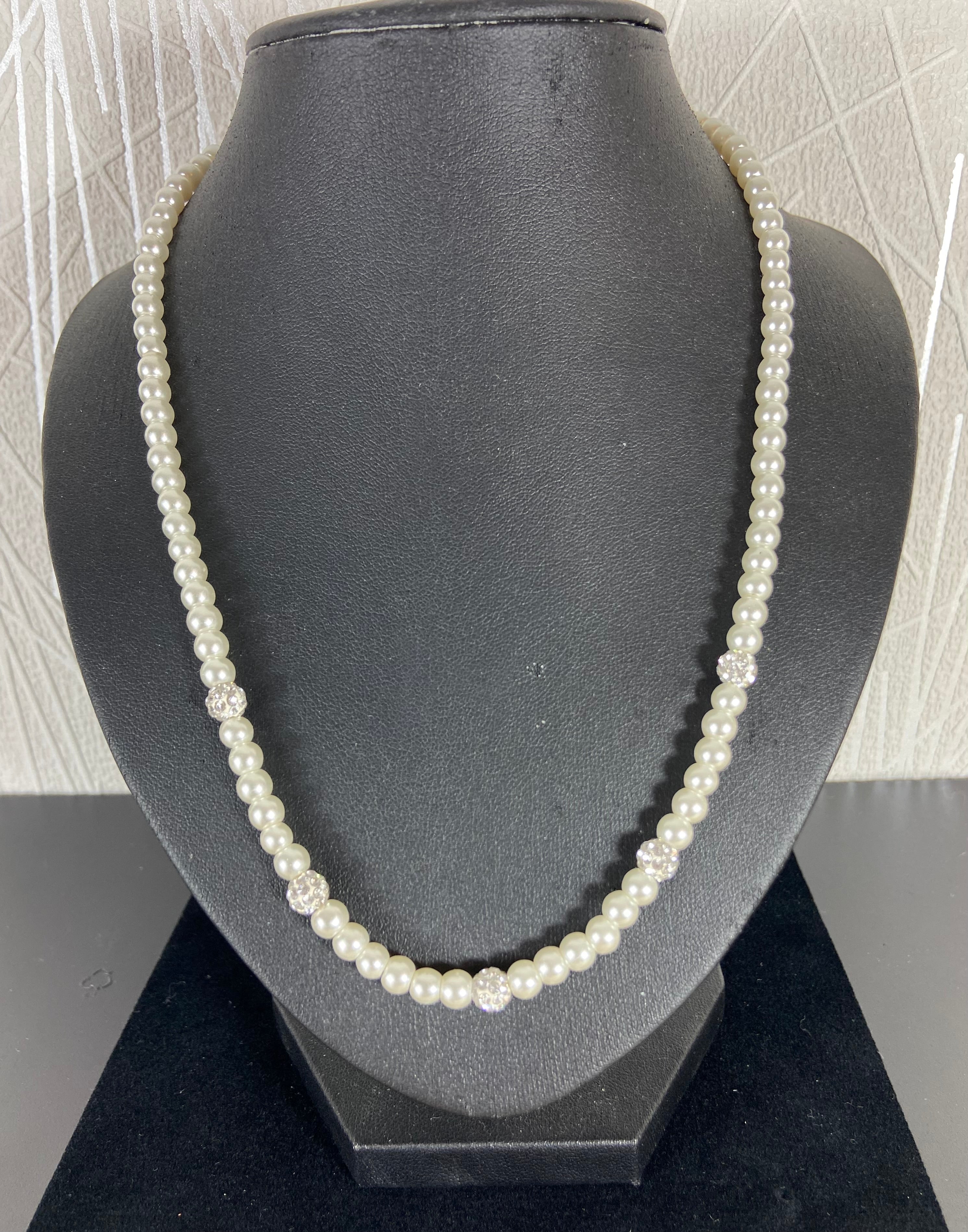 Collier perles blanc et strass femme