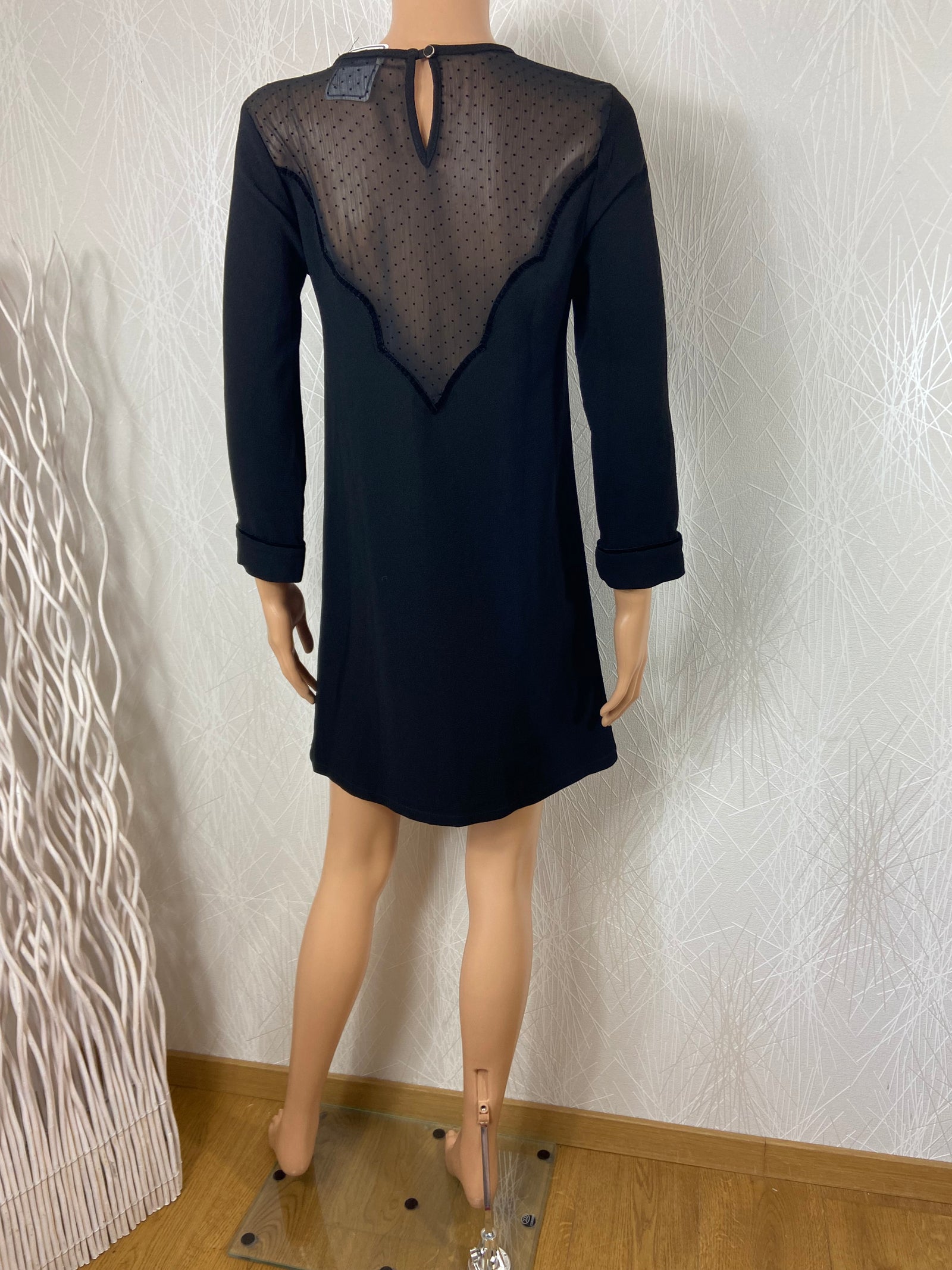 Robe courte noire manches longues décolleté transparent flot modèle Valentina Opullence