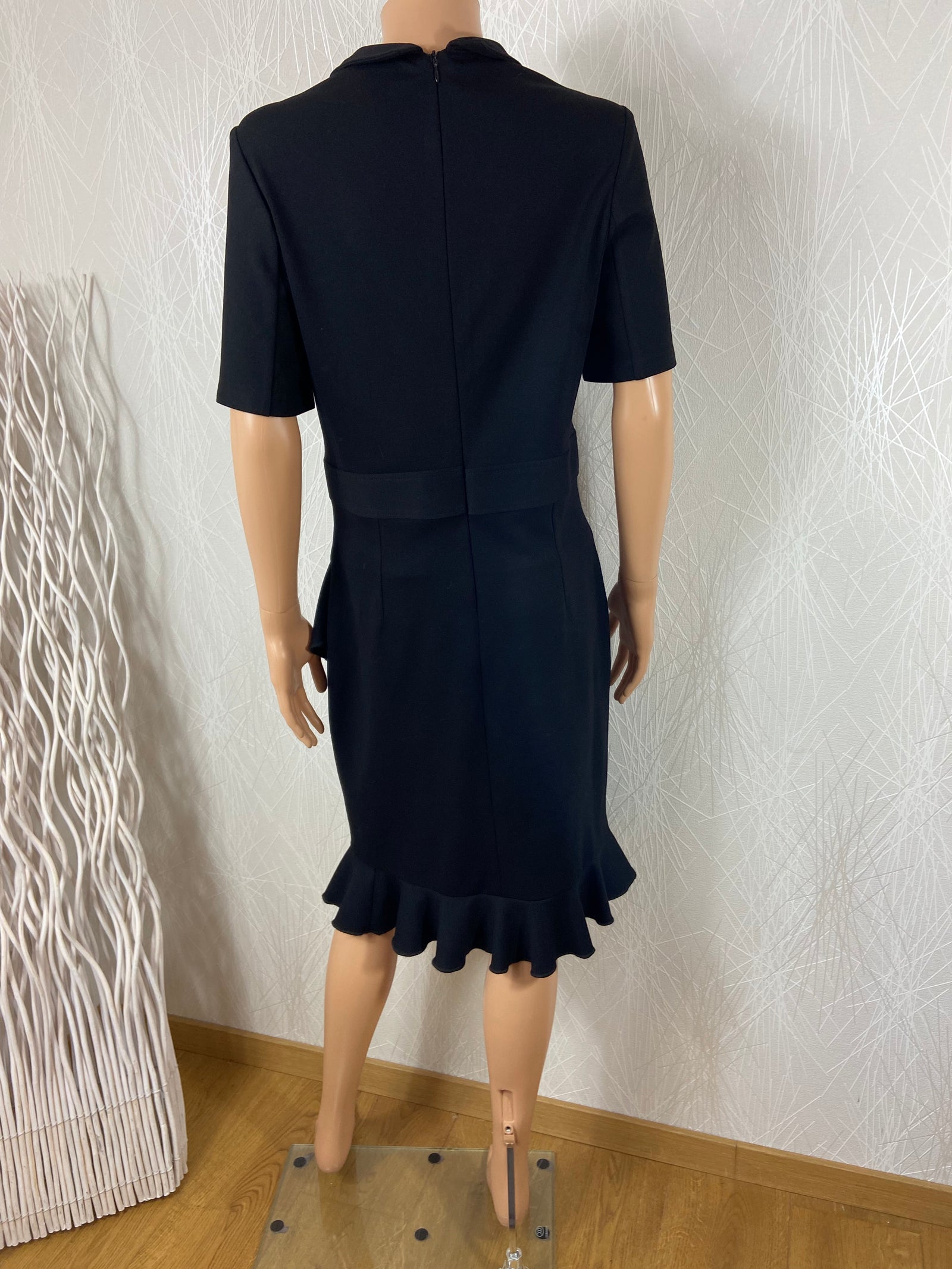Superbe robe midi noire de créateur à manches courtes par Tabala Paris