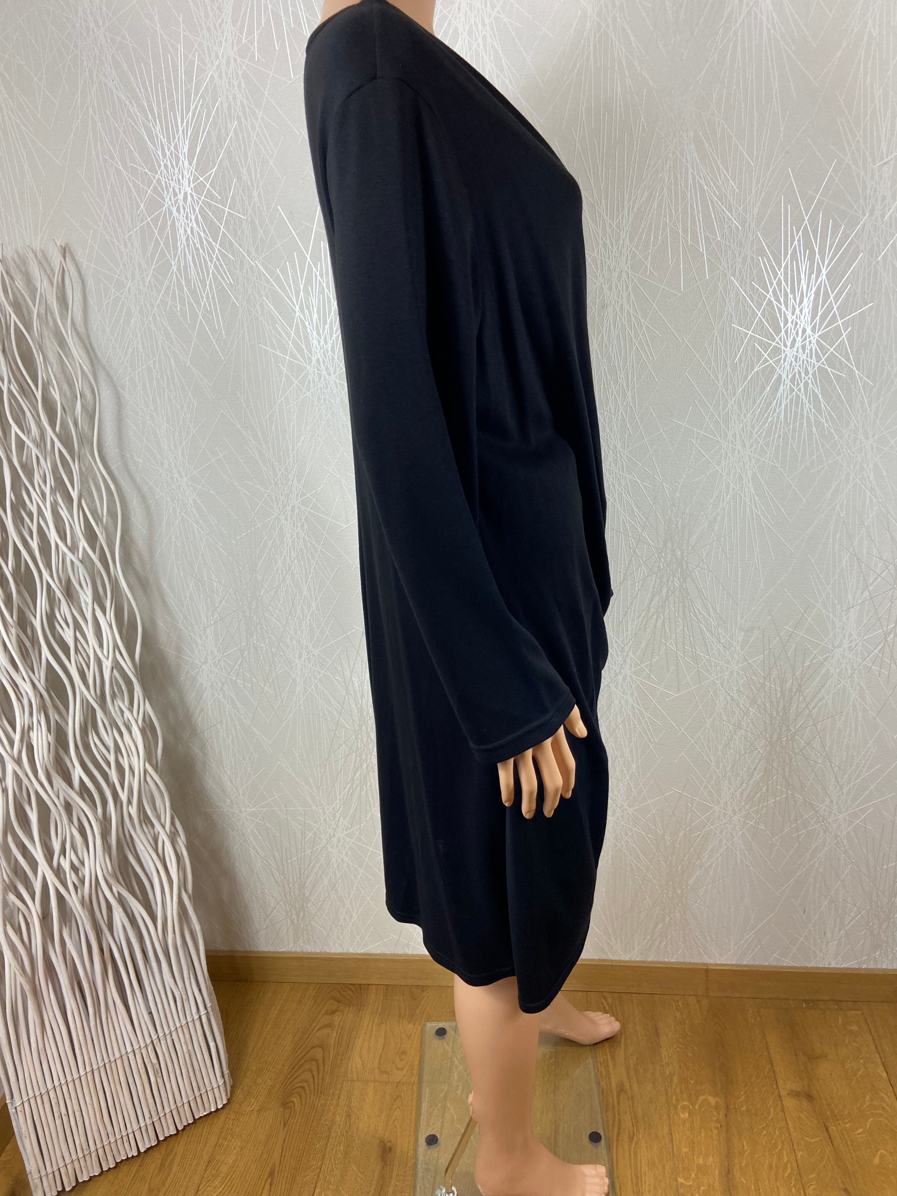 Robe noire drapée manches longues décolleté plongeant One O One