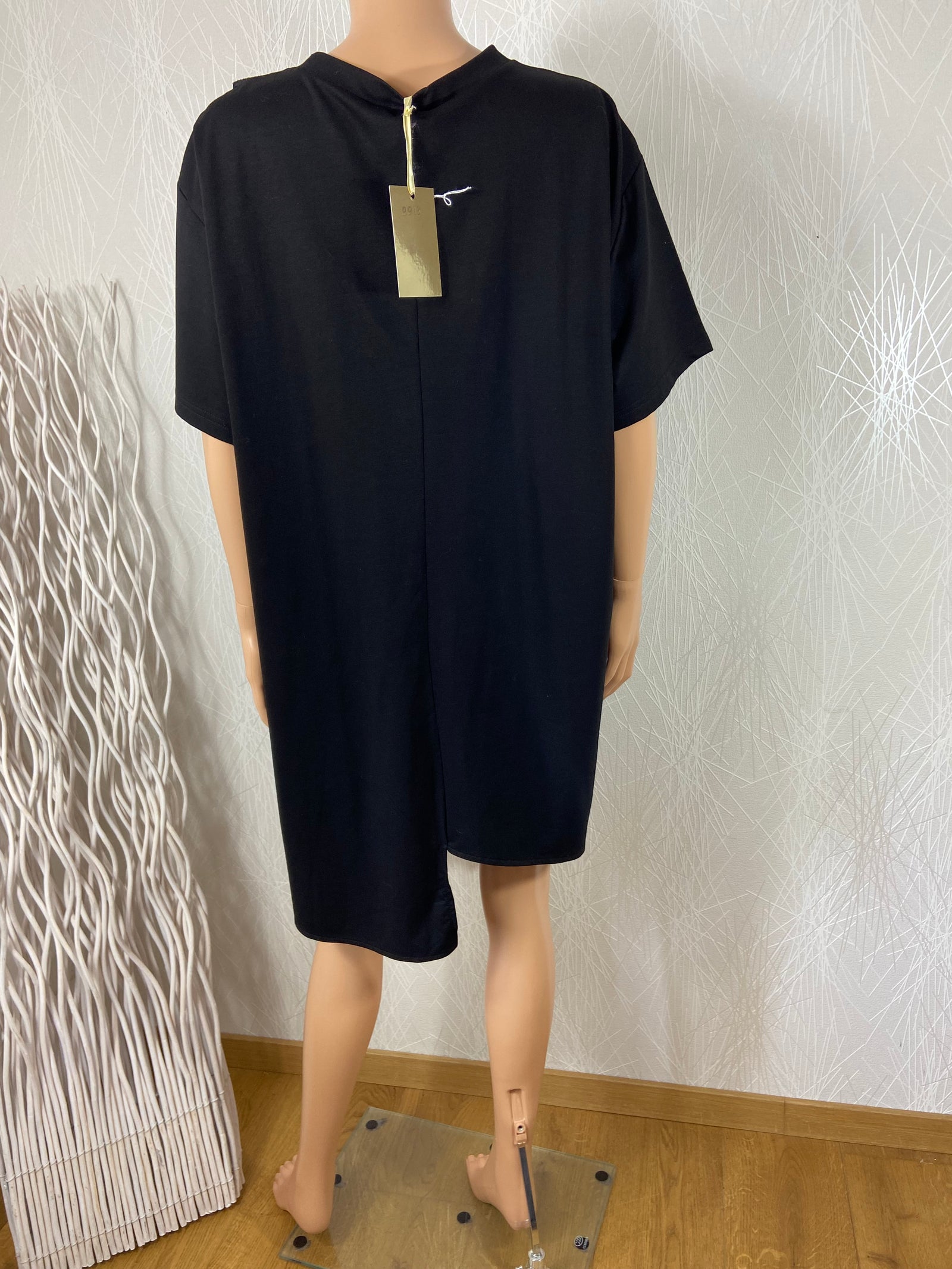Robe noire asymétrique manches courtes grande taille F&2