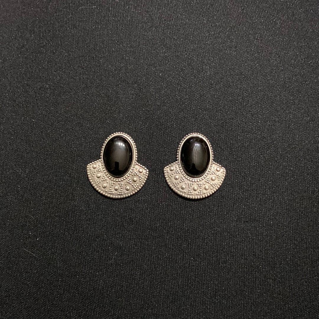 Boucles d’oreilles plaquées argent pierre semi-précieuse noire Shabada - Offre-Unique