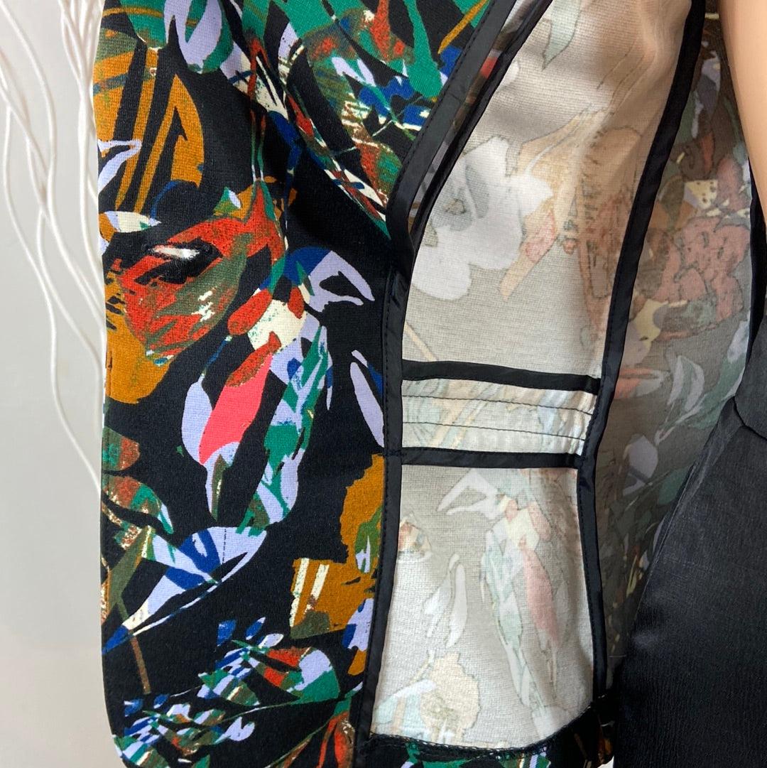 Veste blazer femme tissu fleuri sur fond noir Ihkate Print Ichi - Offre-Unique