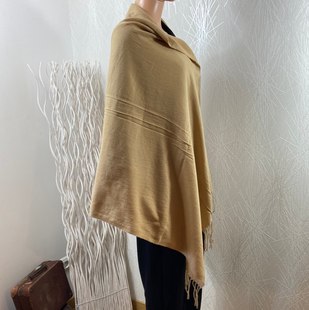 Étole chaude avec laine femme couleur beige camel