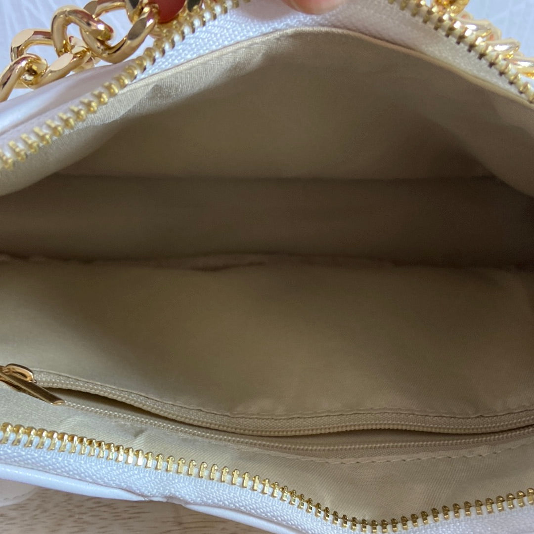 Sac à main matelassé blanc avec chainette dorée bandoulière et anse