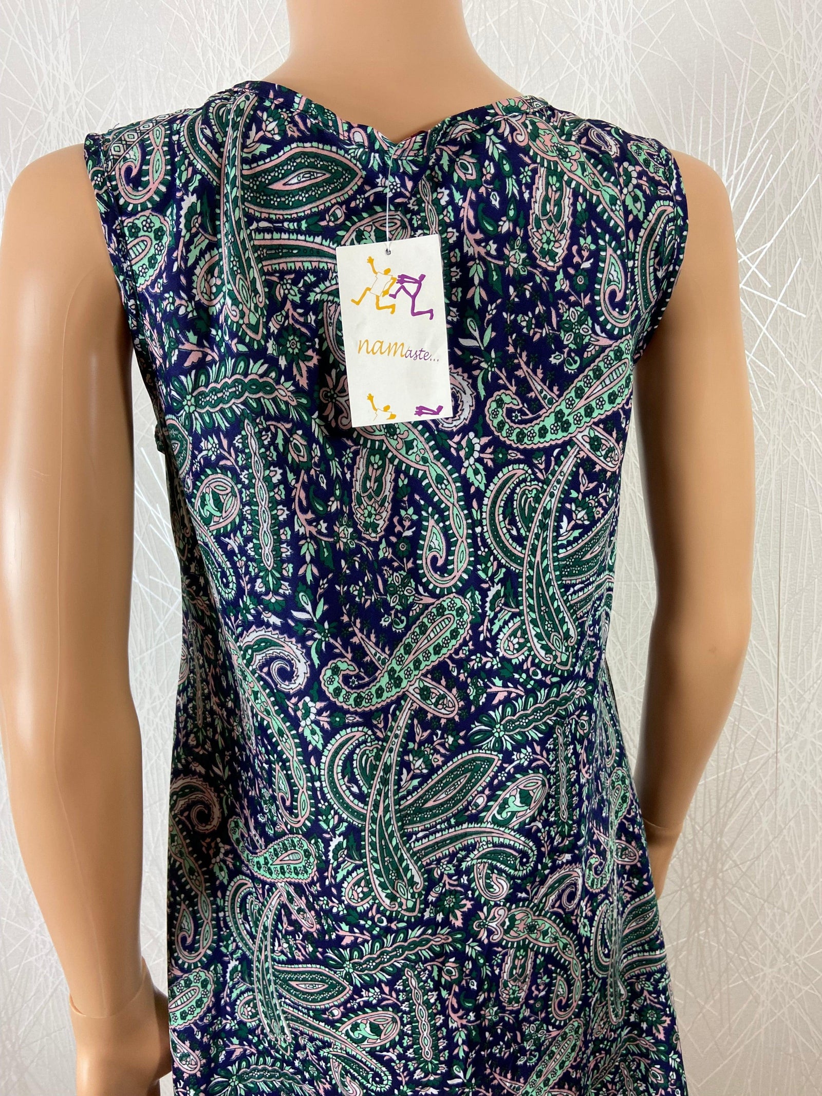 Robe fluide légère sans manches motifs cachemire Namaste - Offre-Unique