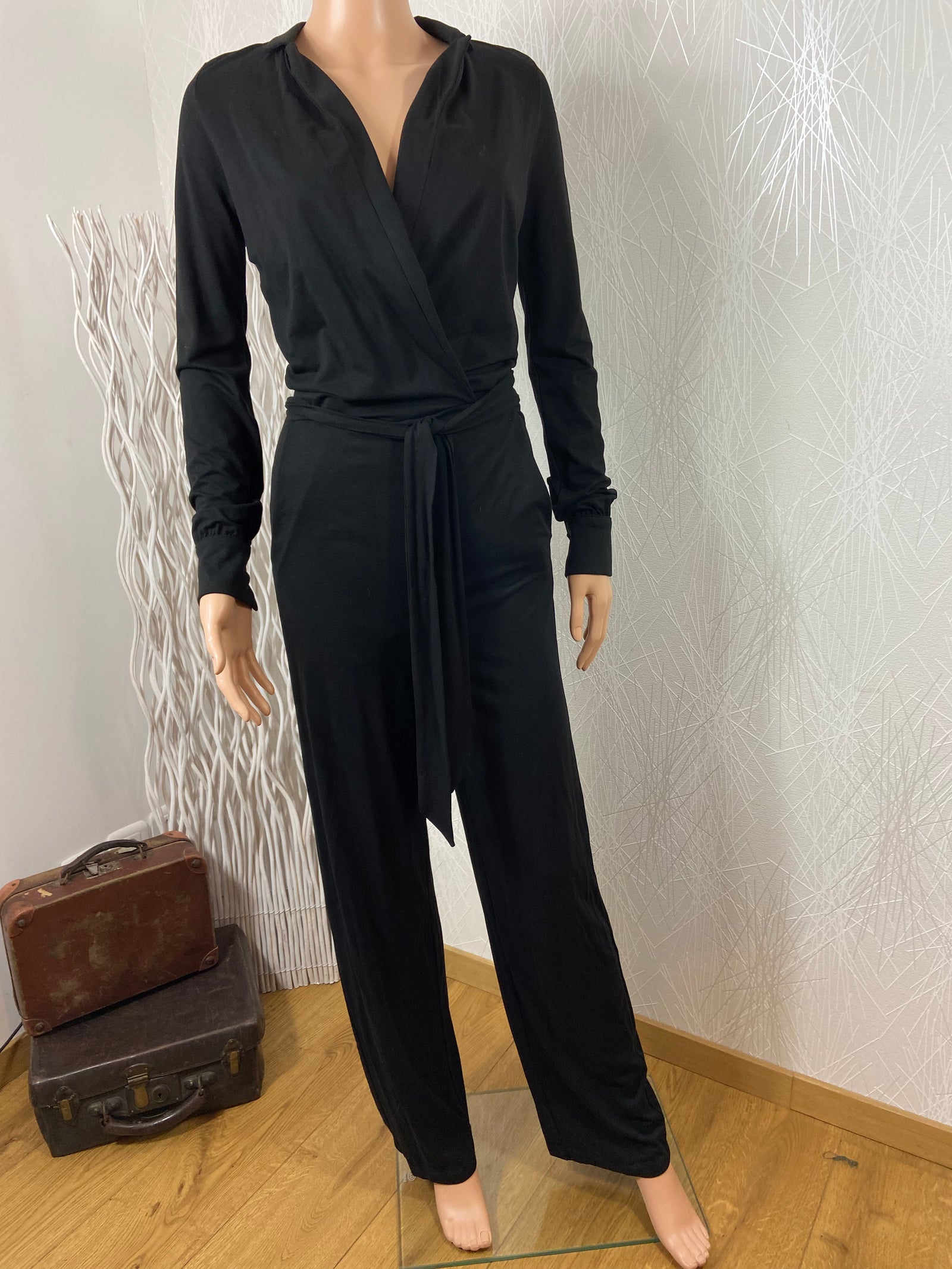 Combinaison pantalon tissu jersey noir cache coeur Doris Jumpsuit King Louie