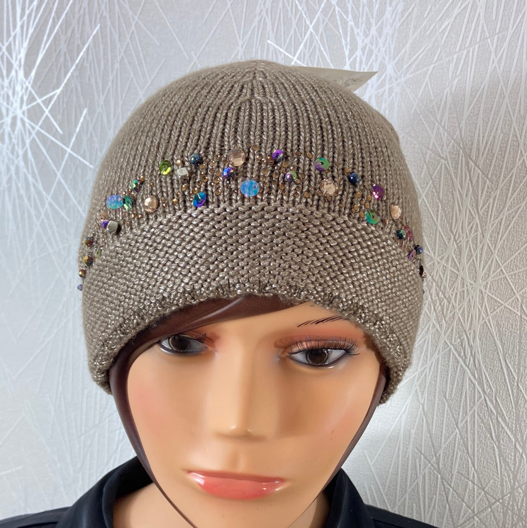 Bonnet beige perles multicolores