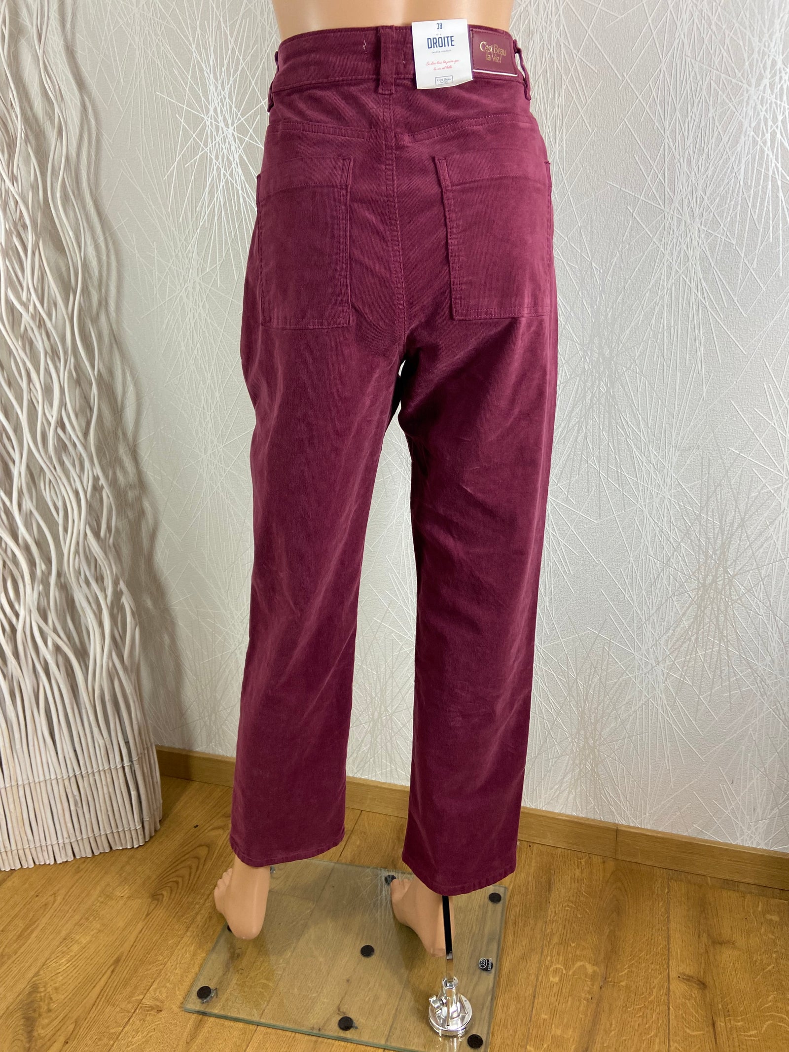 Pantalon violet en velours de coton côtelé modèle Constance C’est Beau La Vie