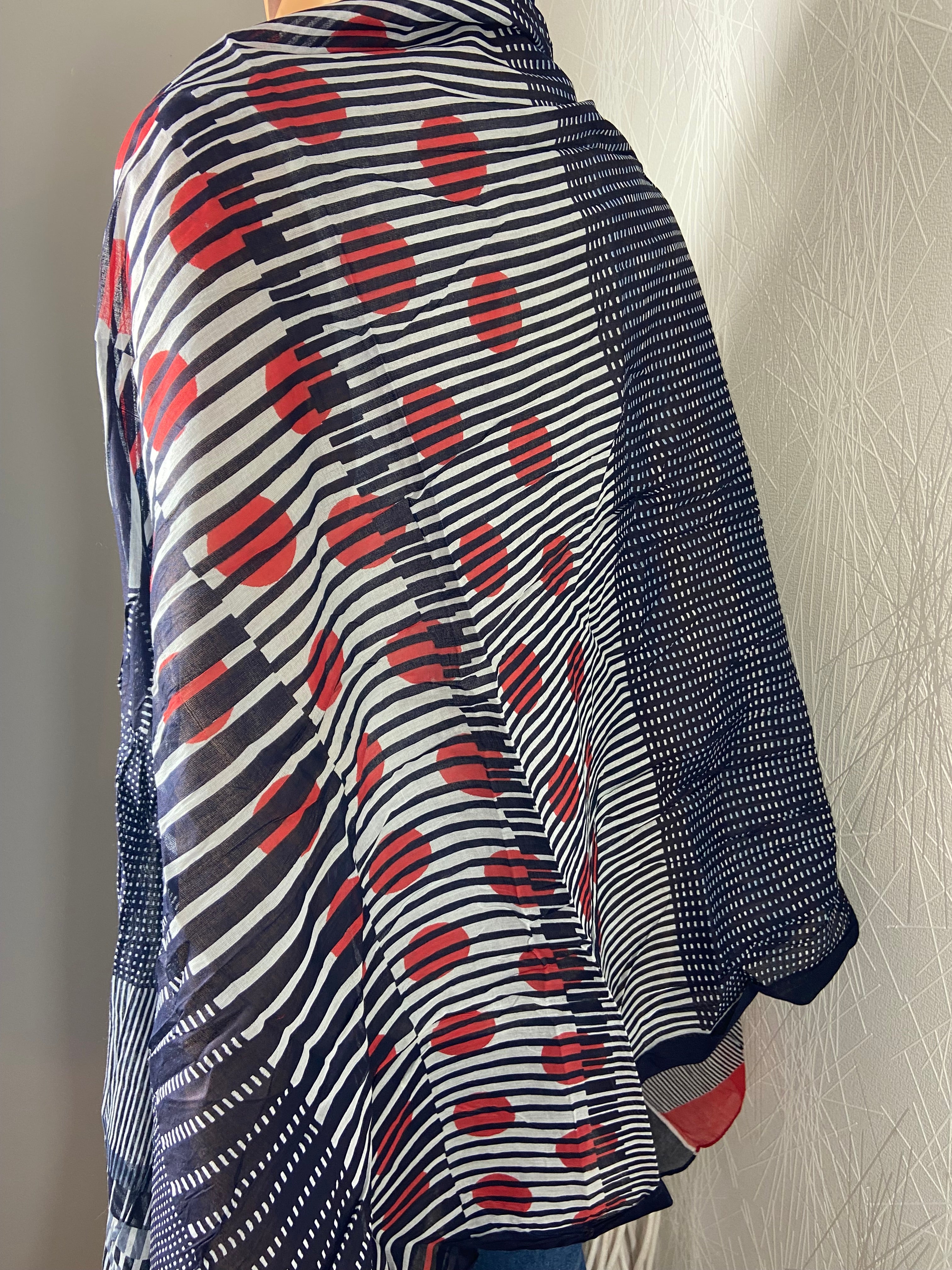 Foulard bleu marine en coton à motifs géométriques