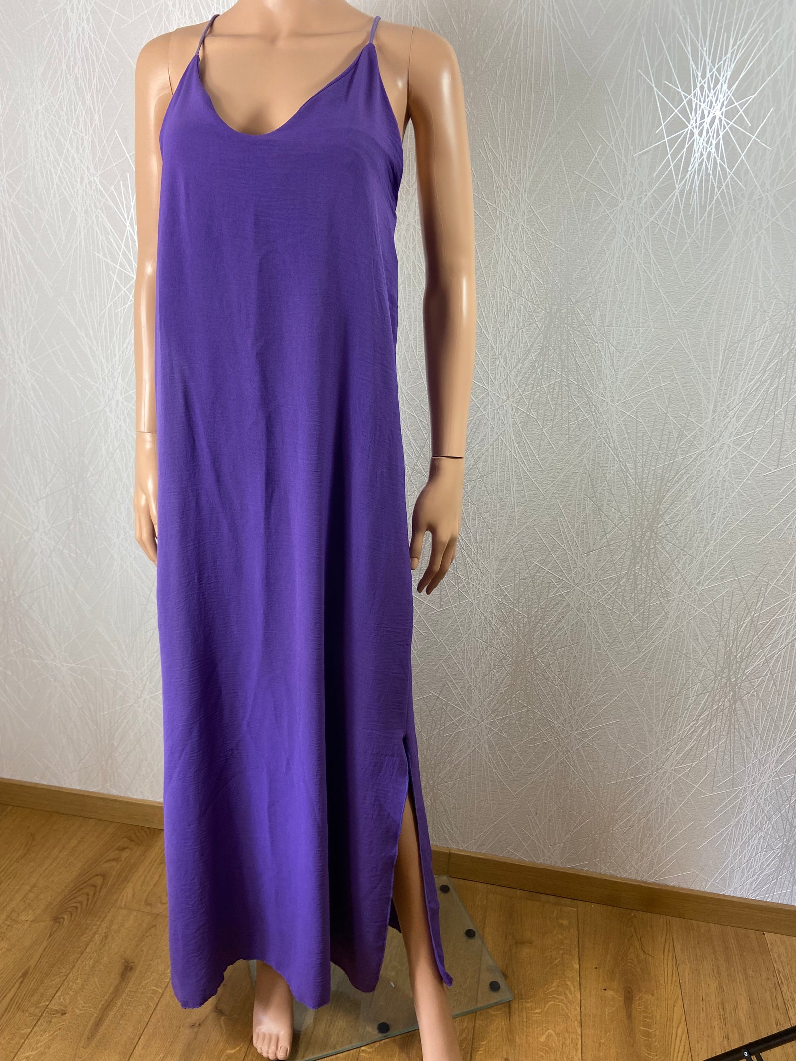 Robe longue fendue mauve violet bretelles croisées dos nu - Offre-Unique