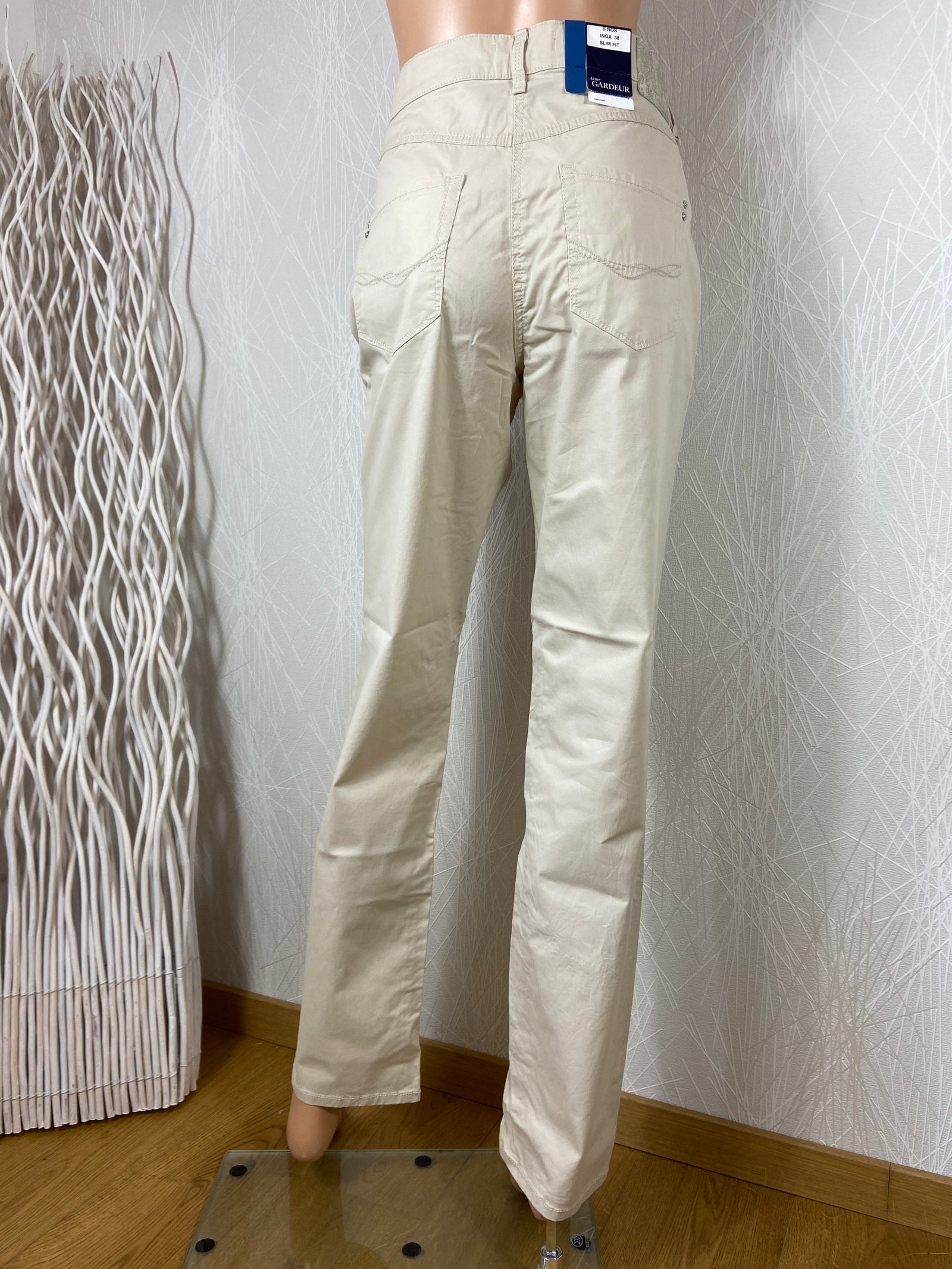Pantalon toile couleur creme coupe slim fit Atelier Gardeur