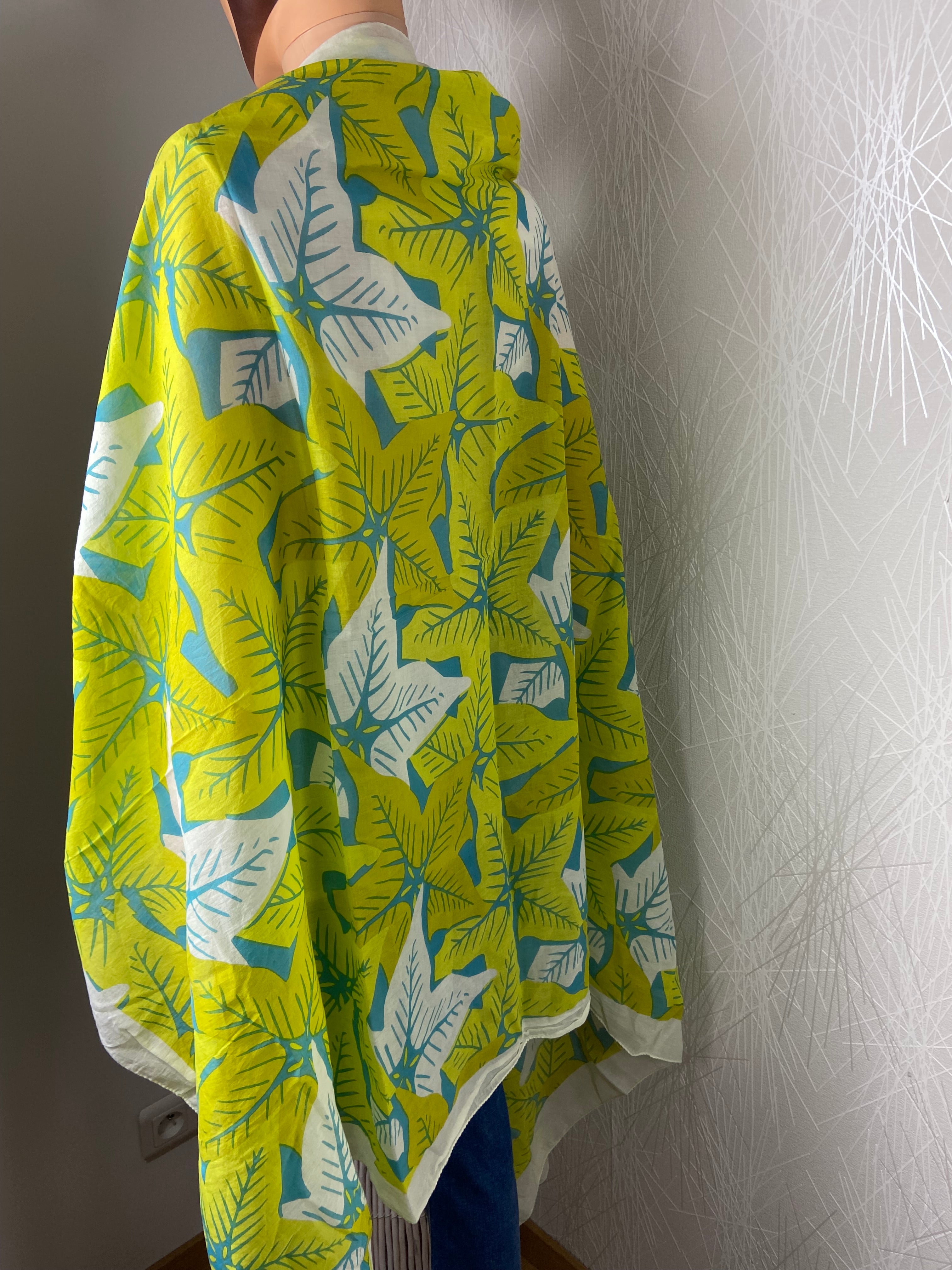 Foulard à motif végétal jaune et bleu ChicoSoleil