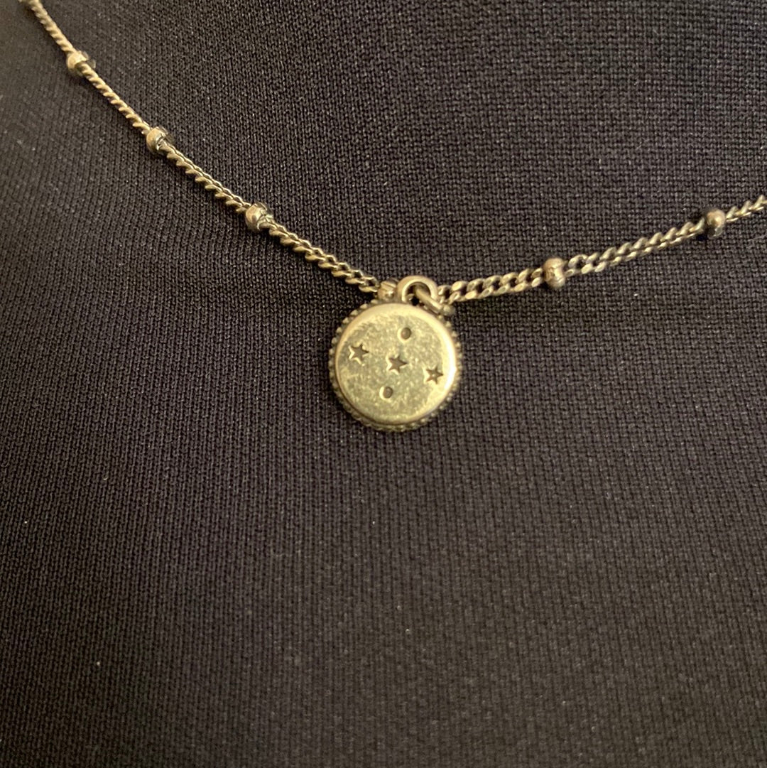 Collier plaqué argent avec pendentif rond Shabada