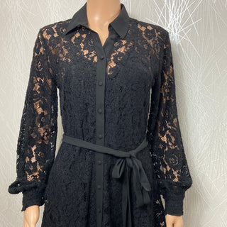 Robe noir chic courte dentelle fond de robe soirée cocktails Fracomina