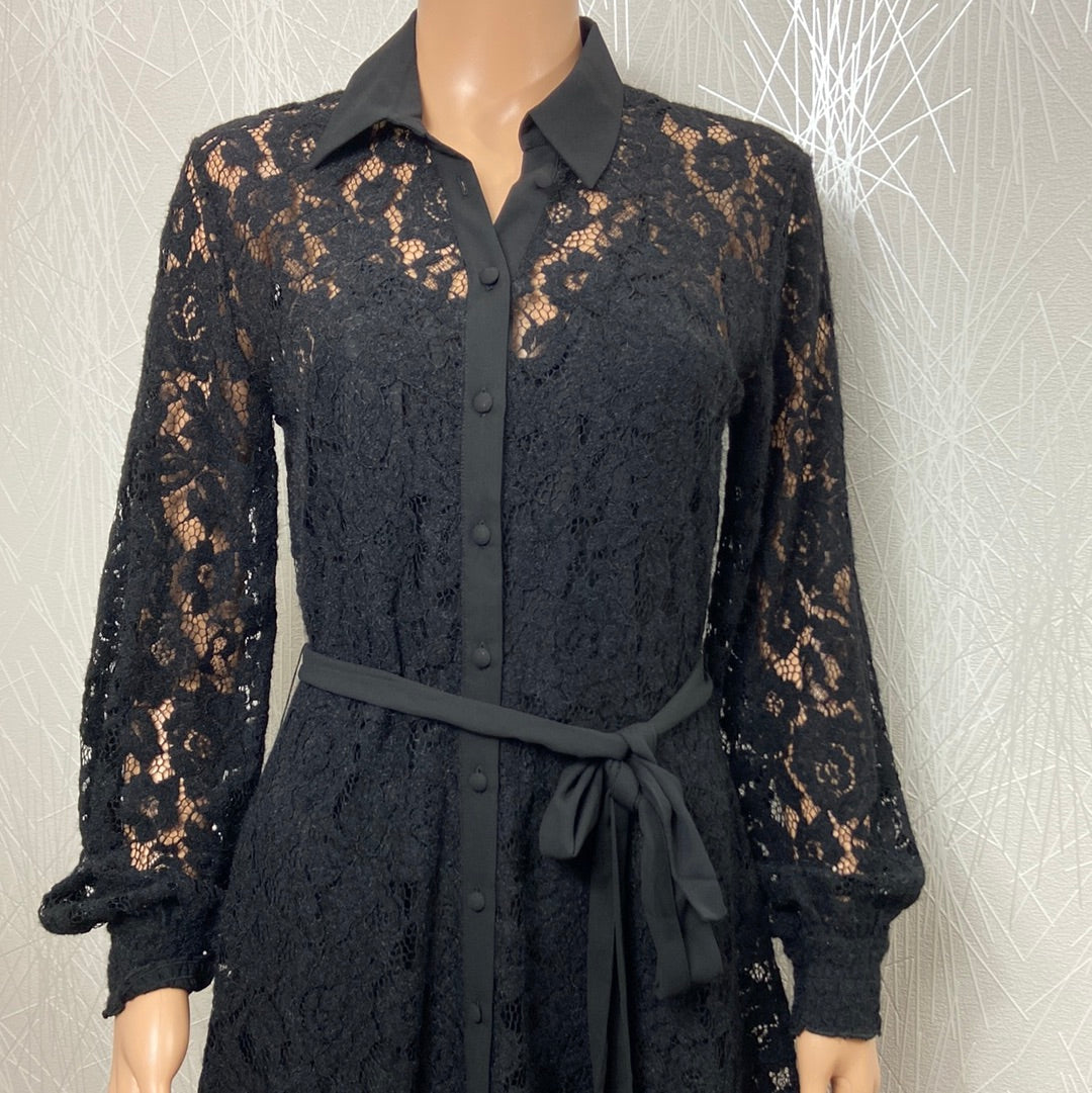 Robe noire chic courte dentelle fond de robe soirée cocktails Fracomina