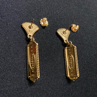 Boucles d’oreilles pendantes plaquées or pierre semi-précieuse rouge Shabada