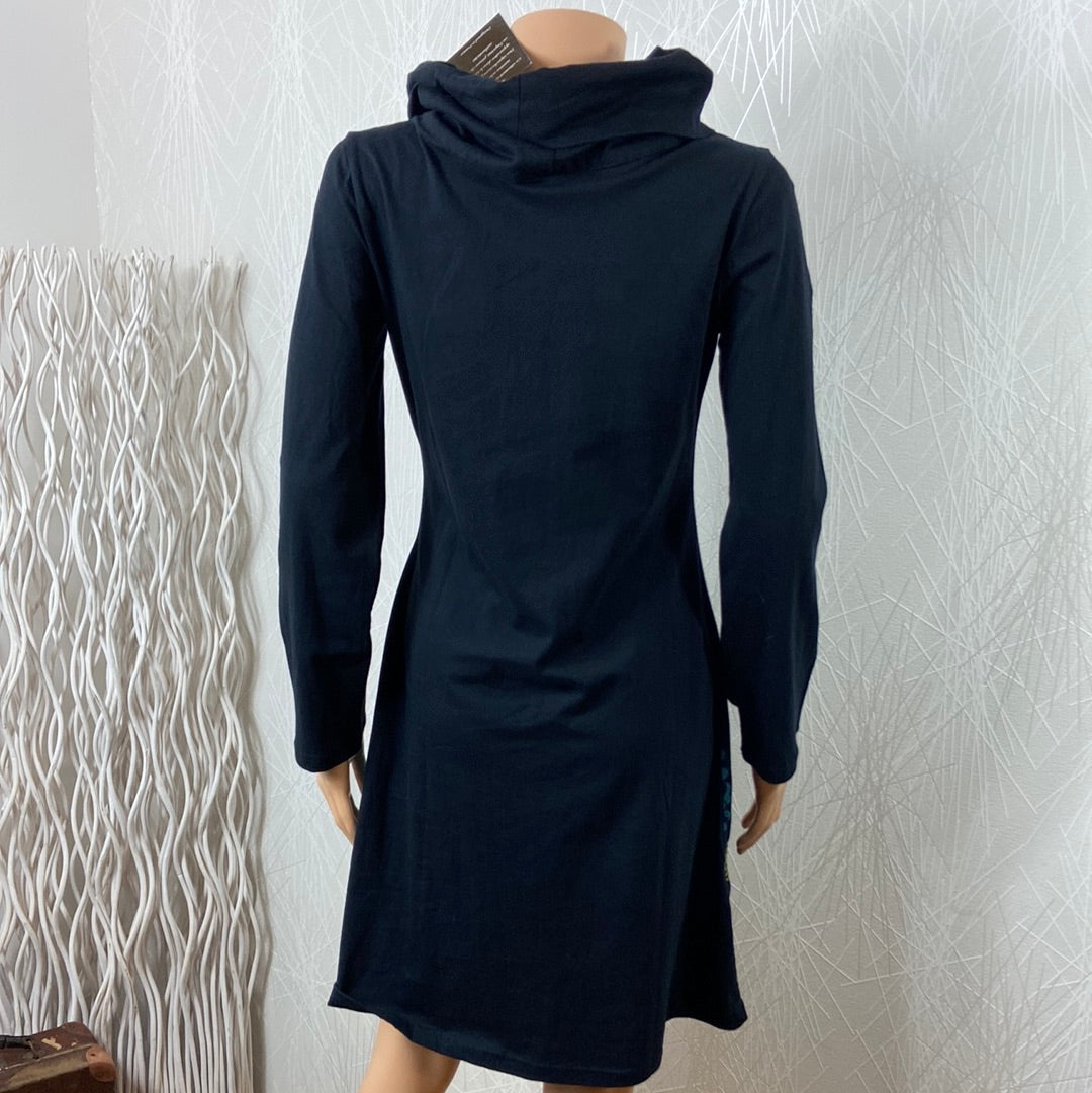 Robe noire 100% coton motifs col roulé Aller Simplement