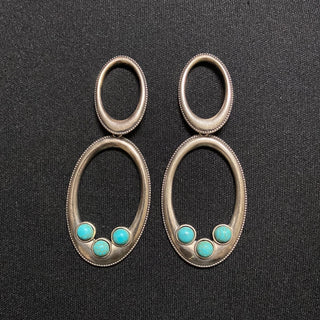 Boucles d’oreilles pendantes plaqué argent pierres bleu turquoise Shabada