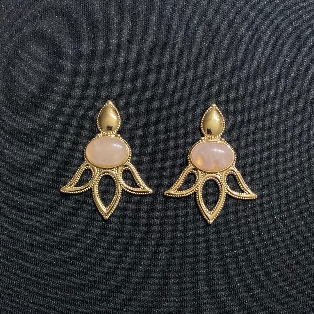 Boucles d’oreilles pendantes plaquées or pierres semi-précieuses rose Shabada - Offre-Unique