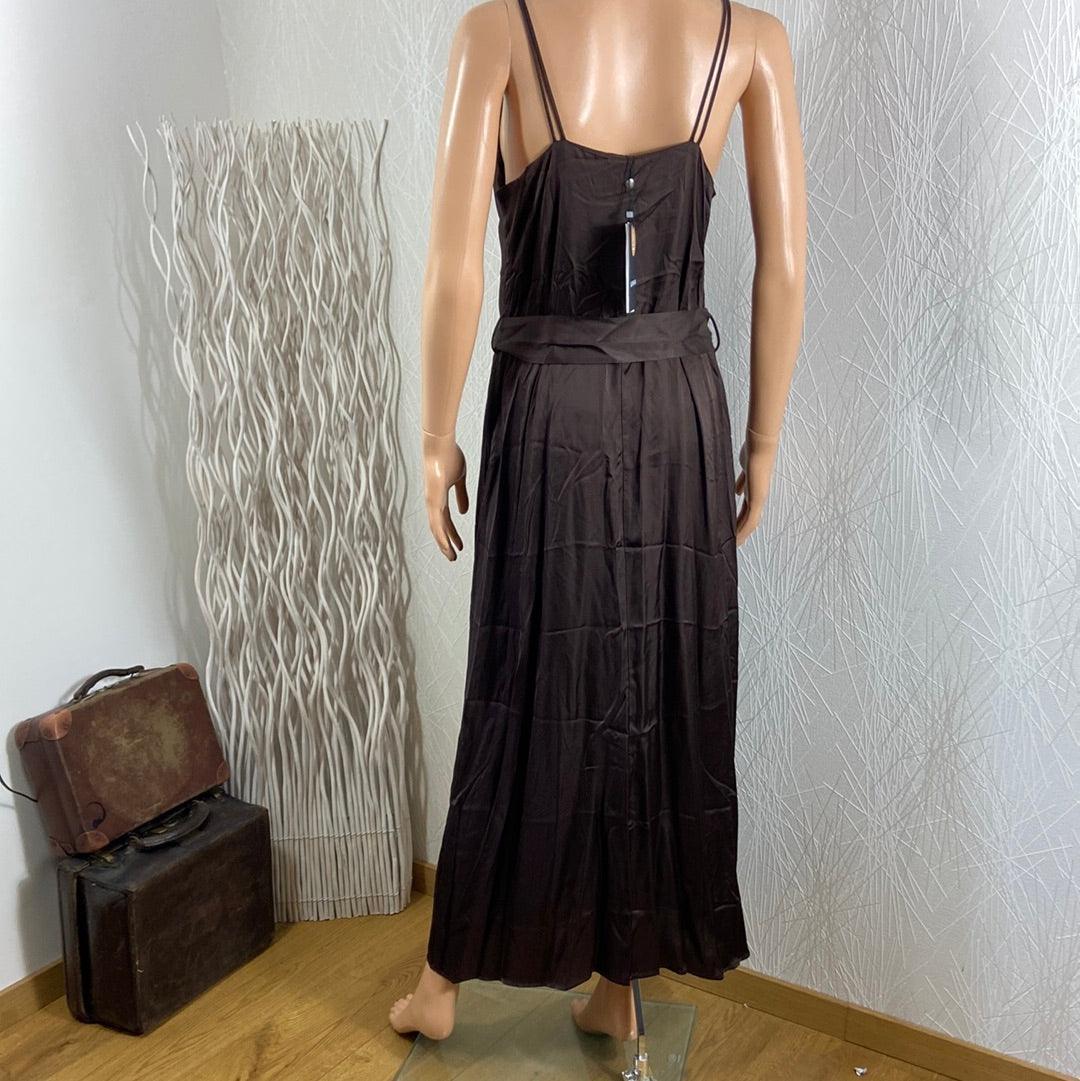 Robe longue marron fluide satinée modèle Tali Surkana - Offre-Unique