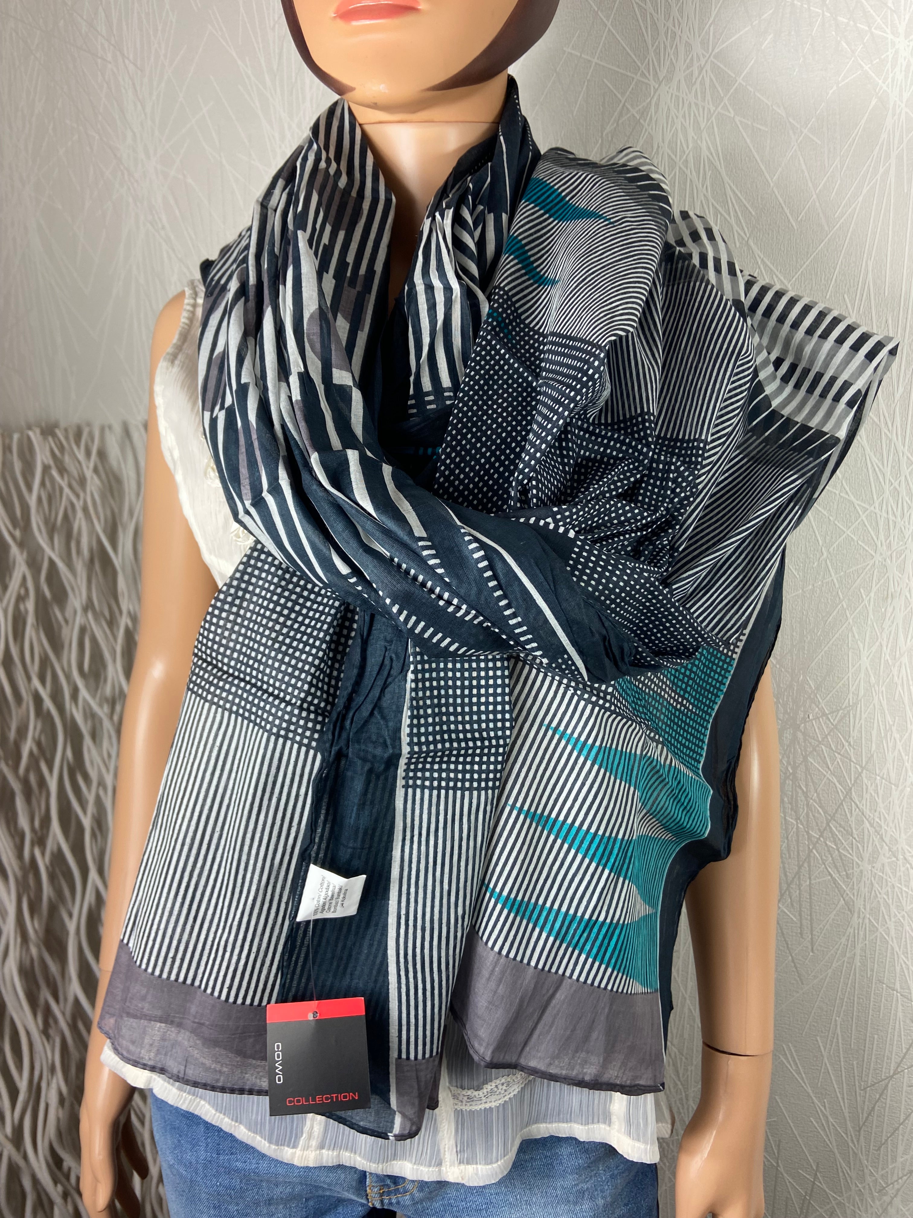 Foulard multicolore motifs geométriques