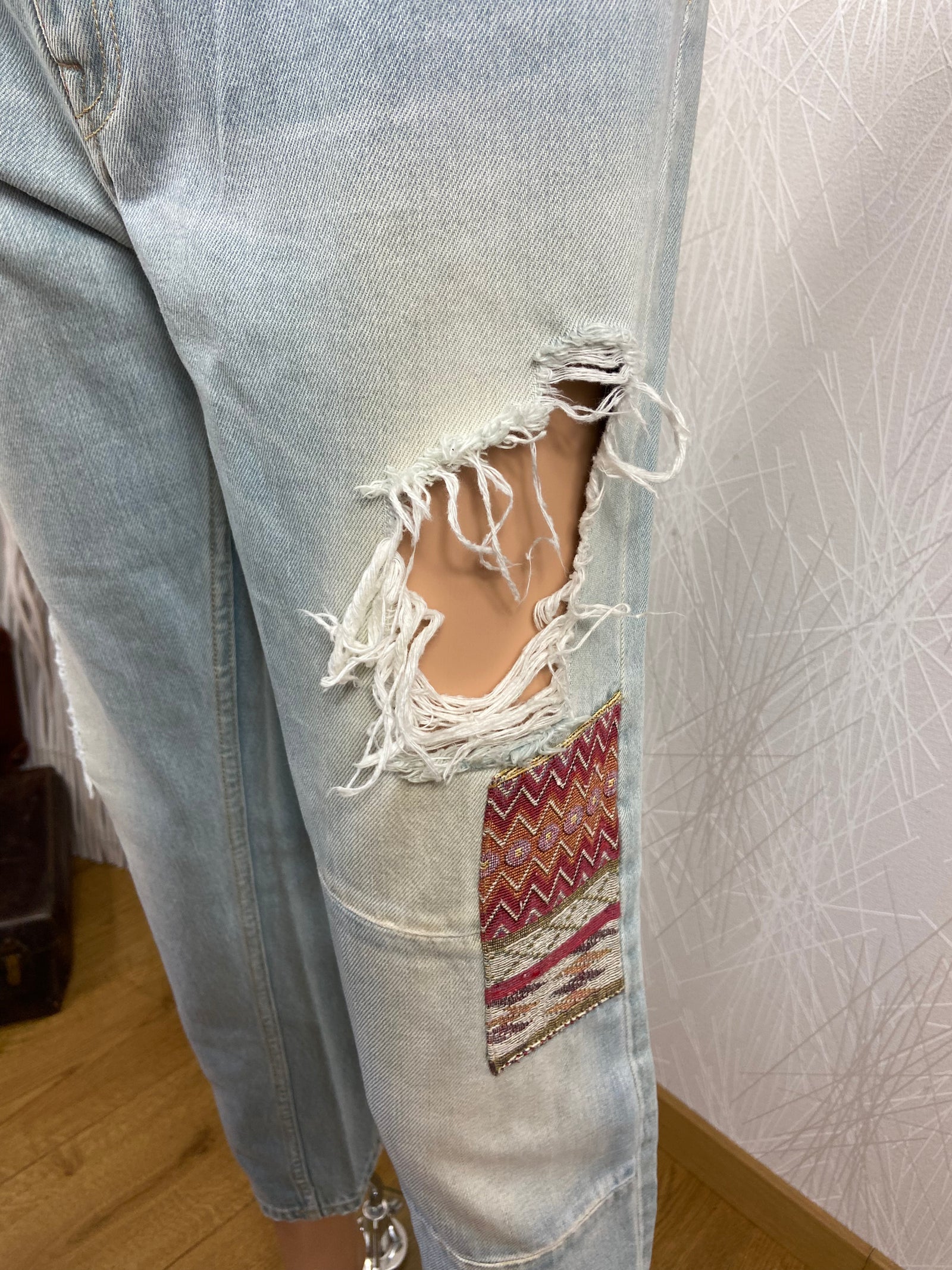 Jeans délavé déchiré avec empiècement Tiffosi Jeans