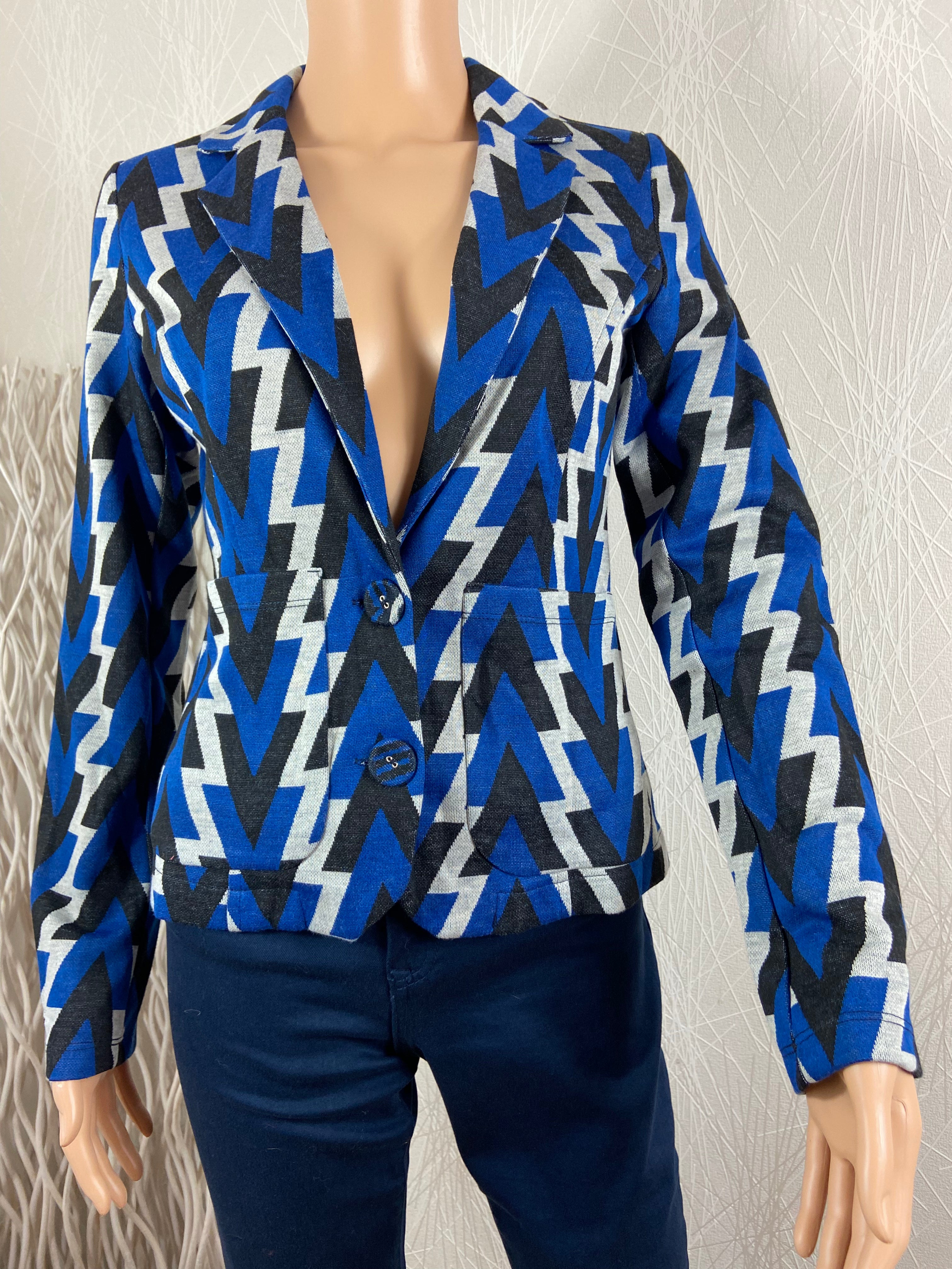 Veste bleue motifs géométriques Heny Arrows Vinter Blue Who’s That Girl - Offre-Unique