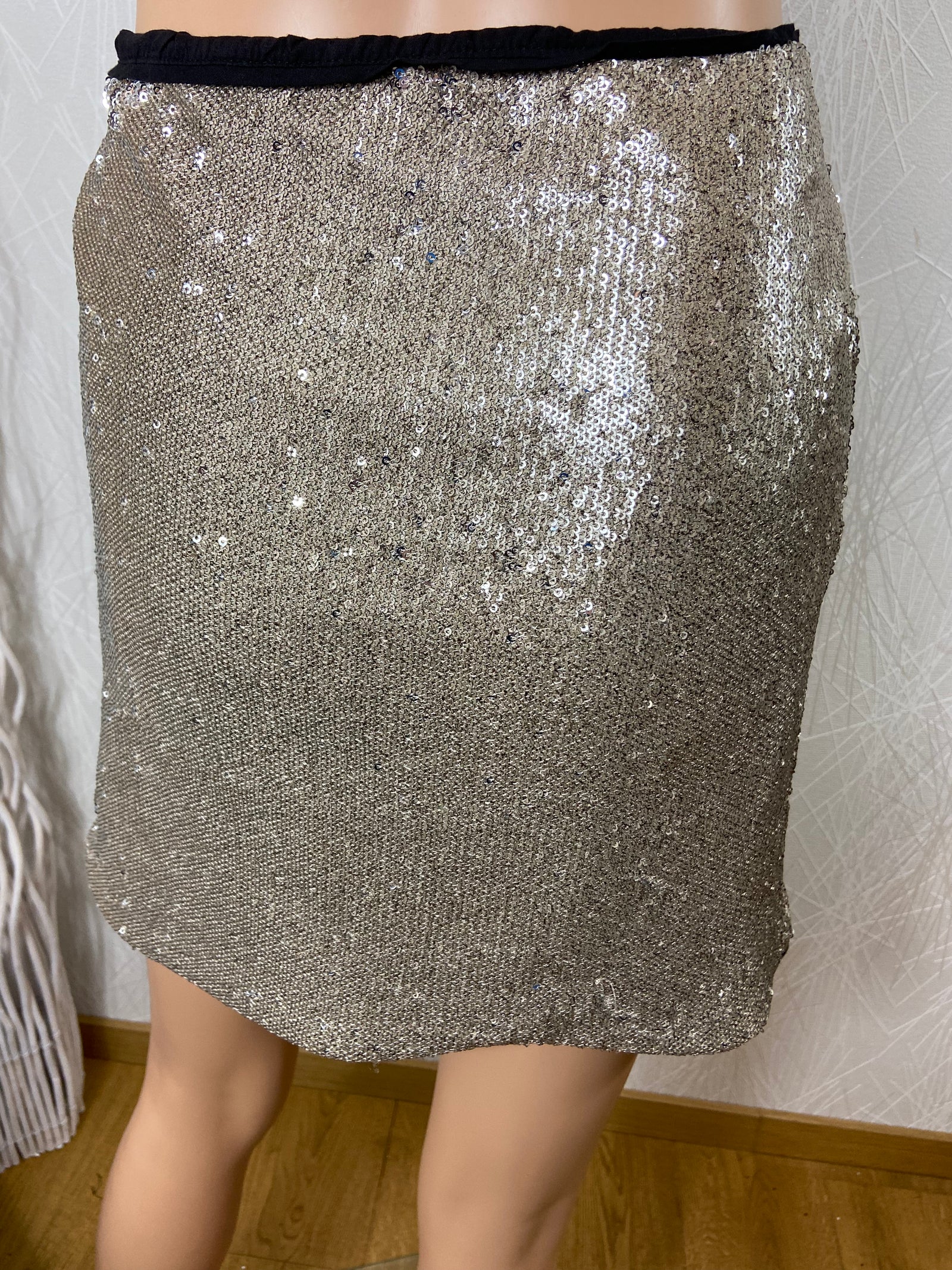 Jupe courte dorée doublée sequins soirée fêtes cocktail Grace & Mila - Offre-Unique