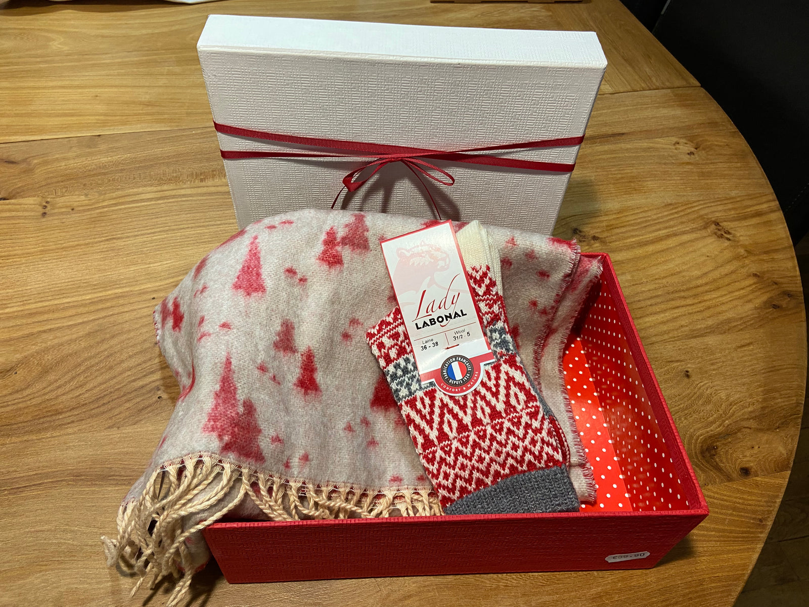 Coffret cadeaux Noël femme echarpe chaussette