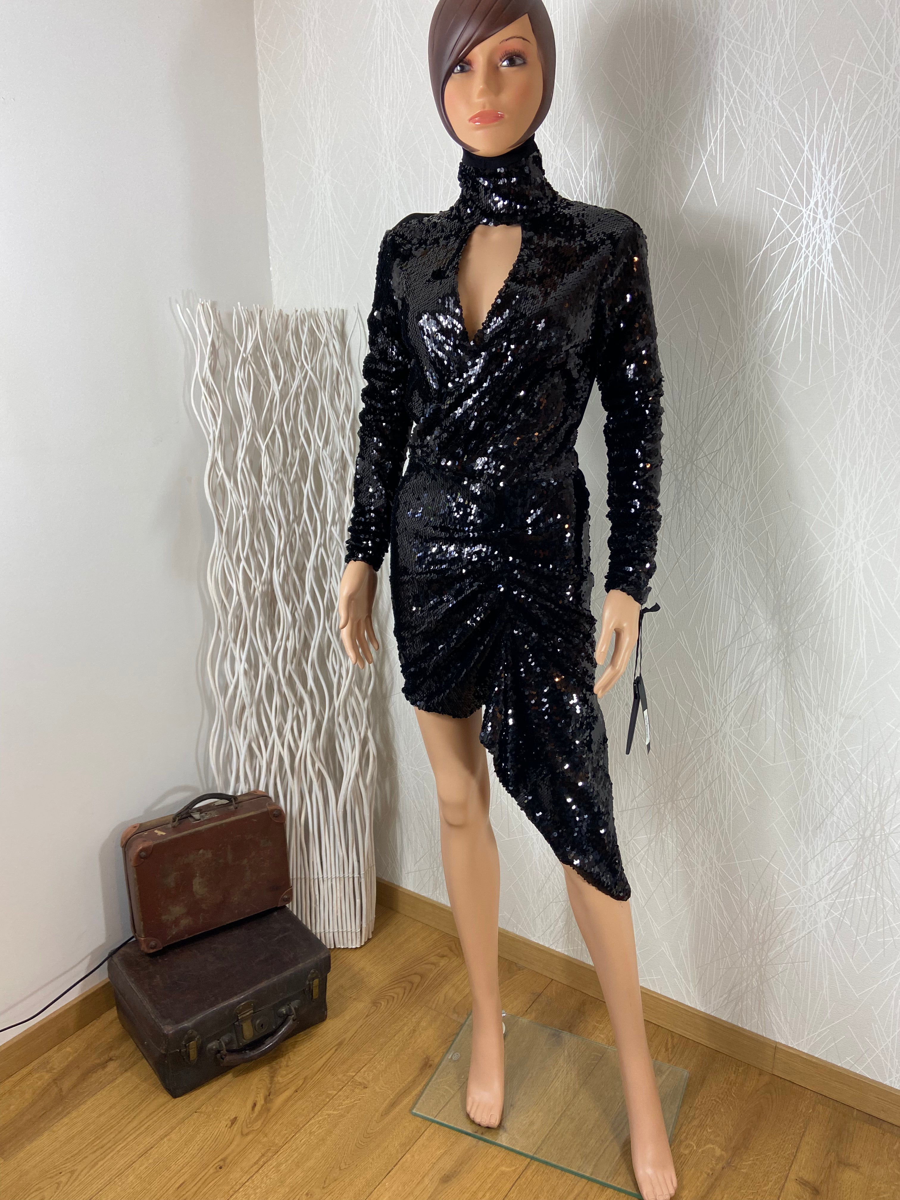 Robe de soirée noire à sequins