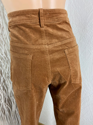 Pantalon en velours côtelé brun camel taille haute coupe droite S’Quise