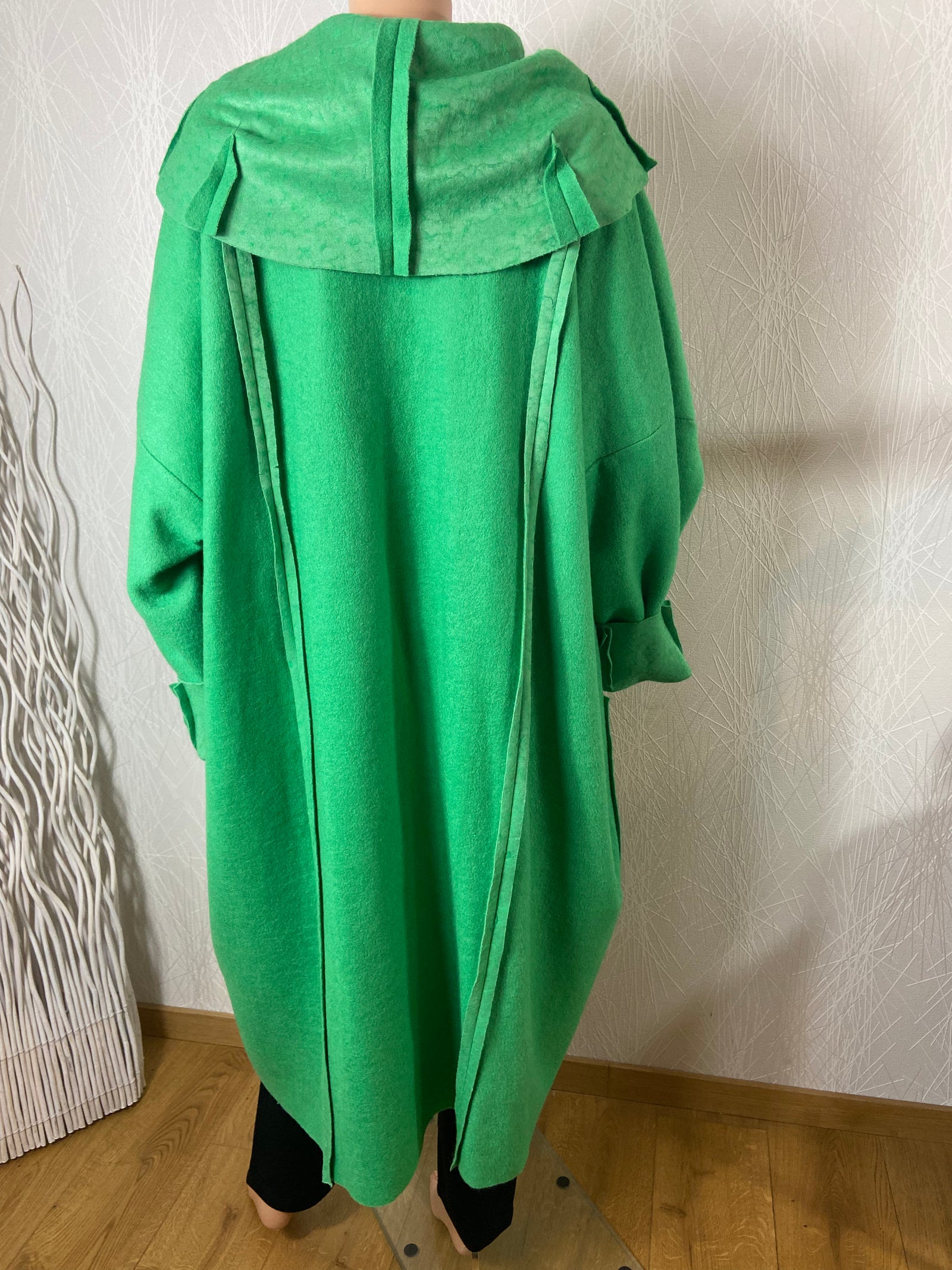 Manteau vert ample 100% laine grande taille de la styliste Fabienne Thibeault