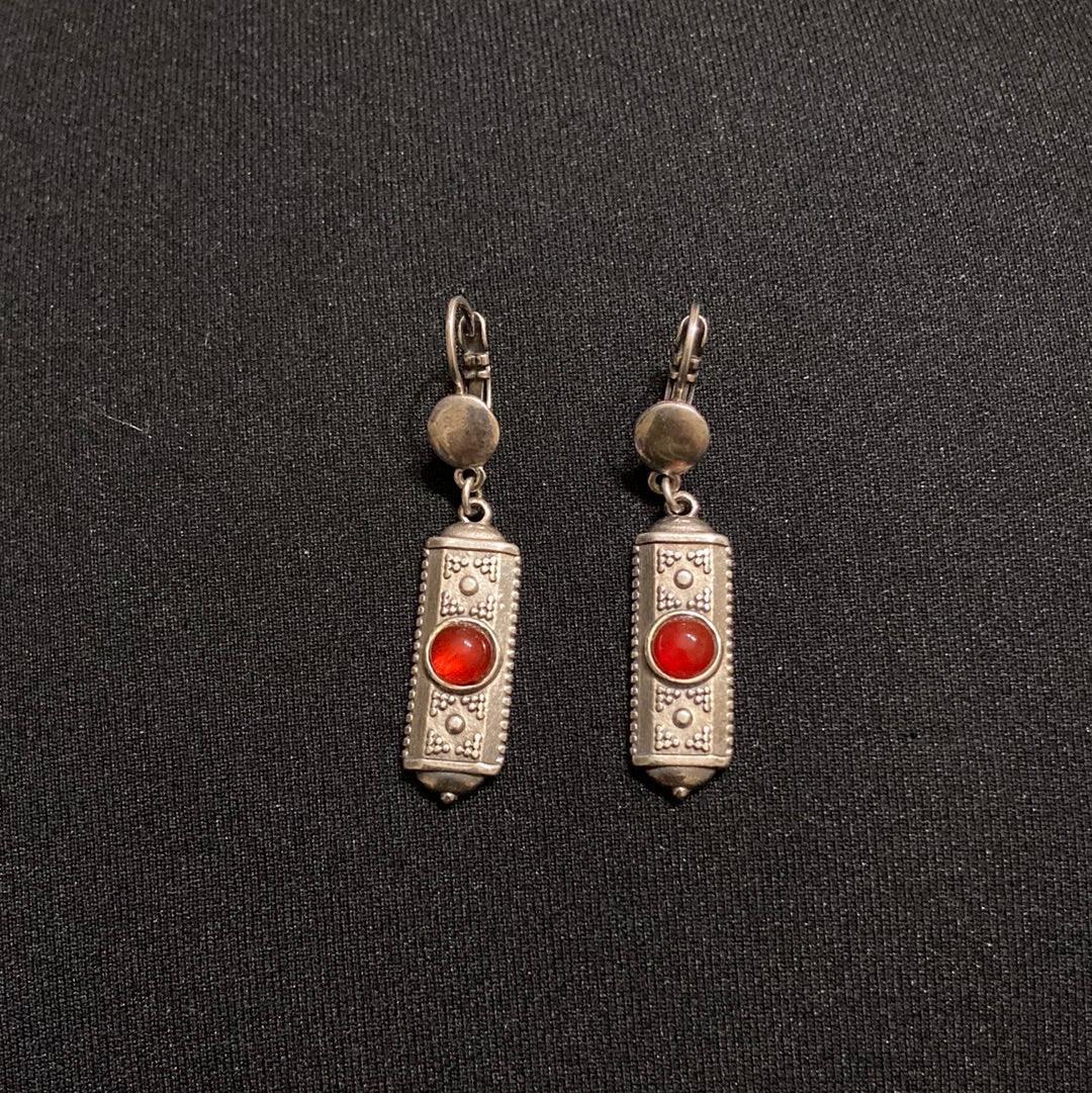 Boucles d’oreilles pendantes dormeuses plaqué argent pierre rouge orange Shabada - Offre-Unique