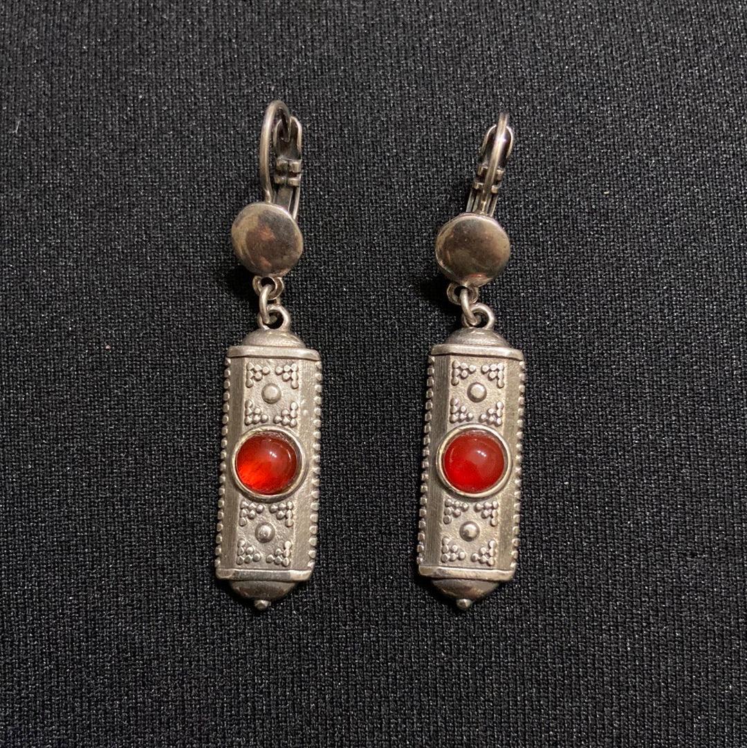 Boucles d’oreilles pendantes dormeuses plaqué argent pierre rouge orange Shabada - Offre-Unique