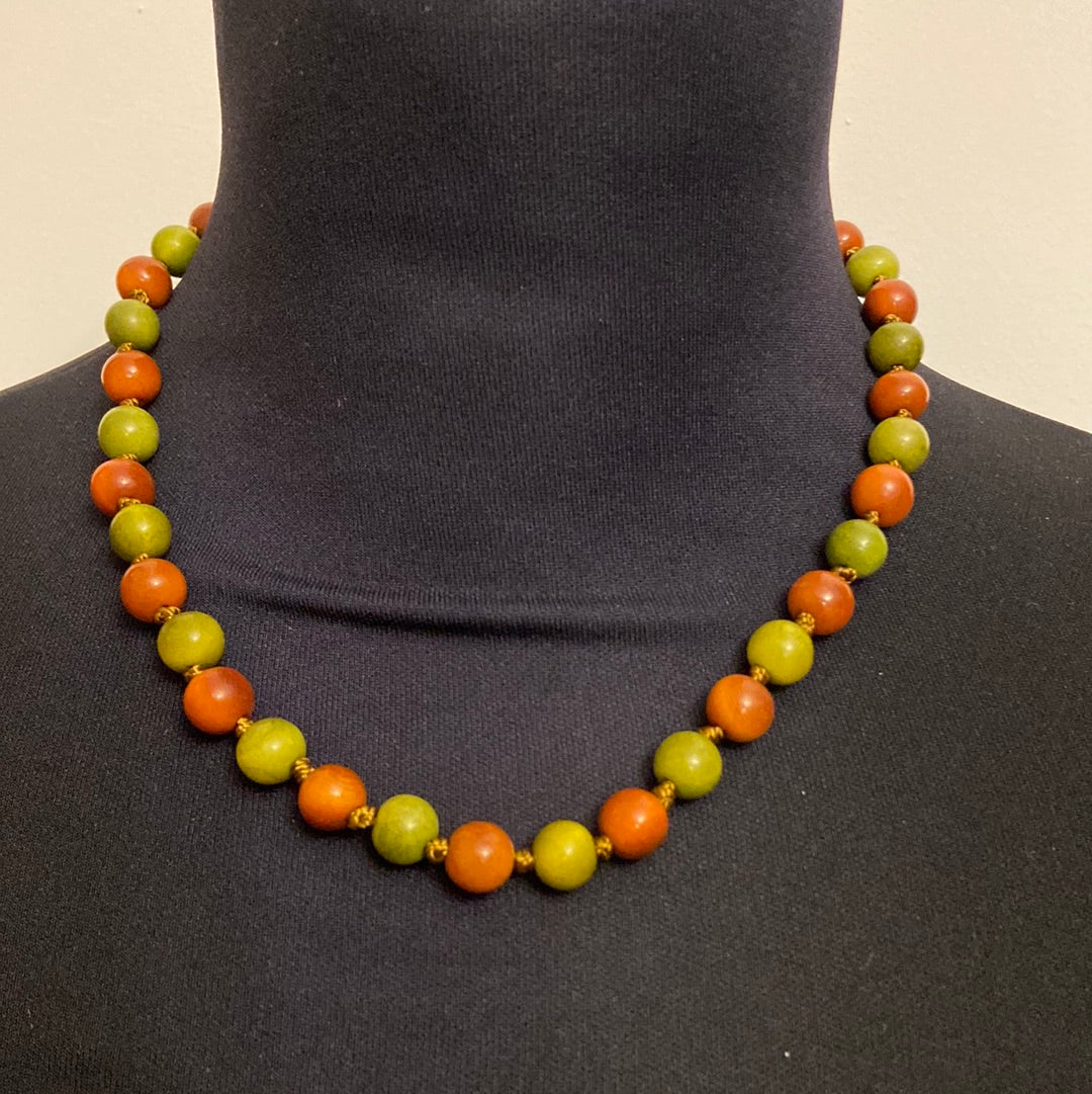 Collier en matière naturelle vert et marron Tagua & Co