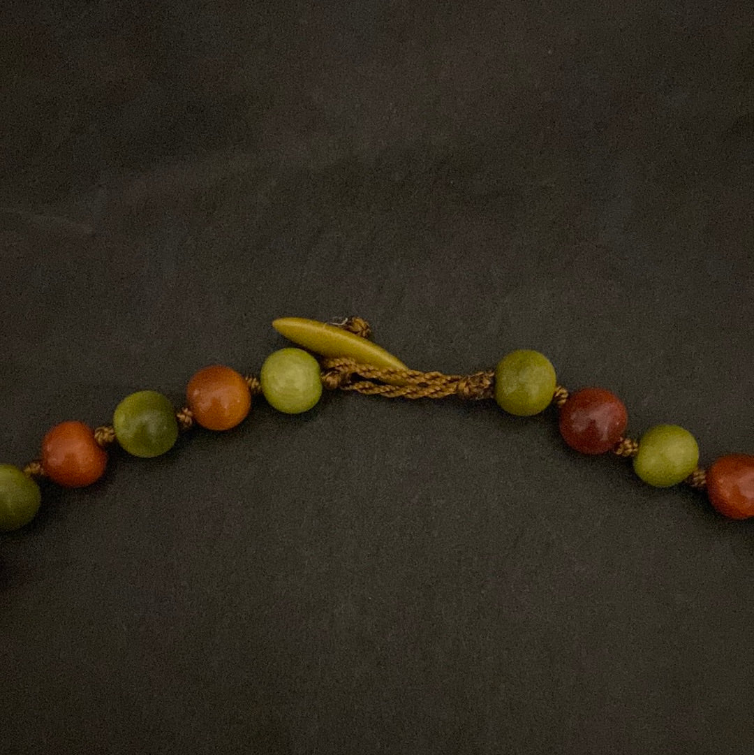 Collier en matière naturelle vert et marron Tagua & Co