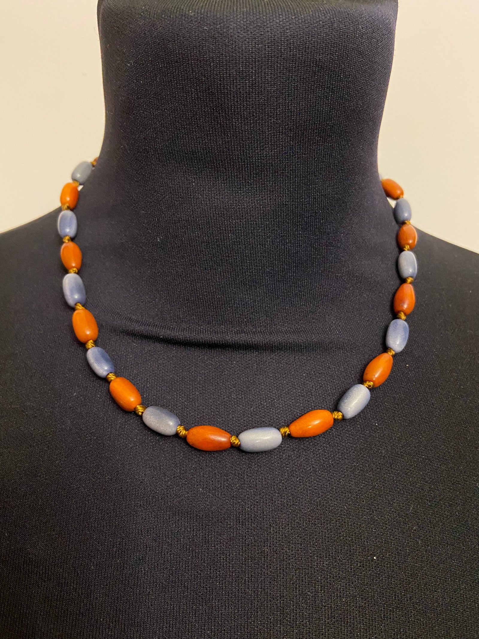 Collier en matière naturelle marron et gris bleu Tagua & Co