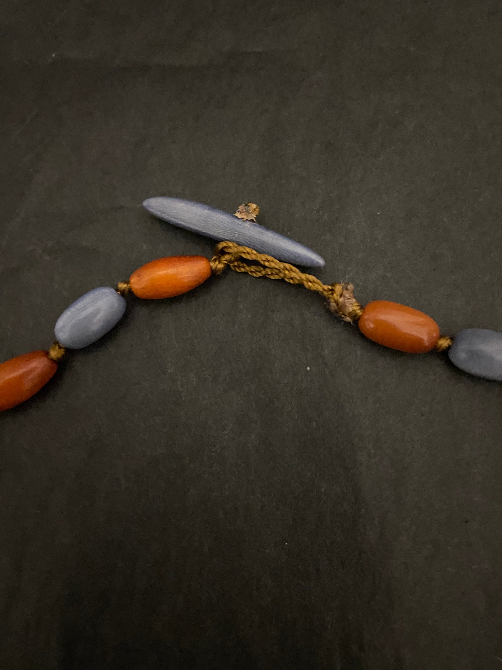 Collier en matière naturelle marron et gris bleu Tagua & Co