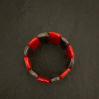 Bracelet en matière naturelle gris et rouge Tagua & Co