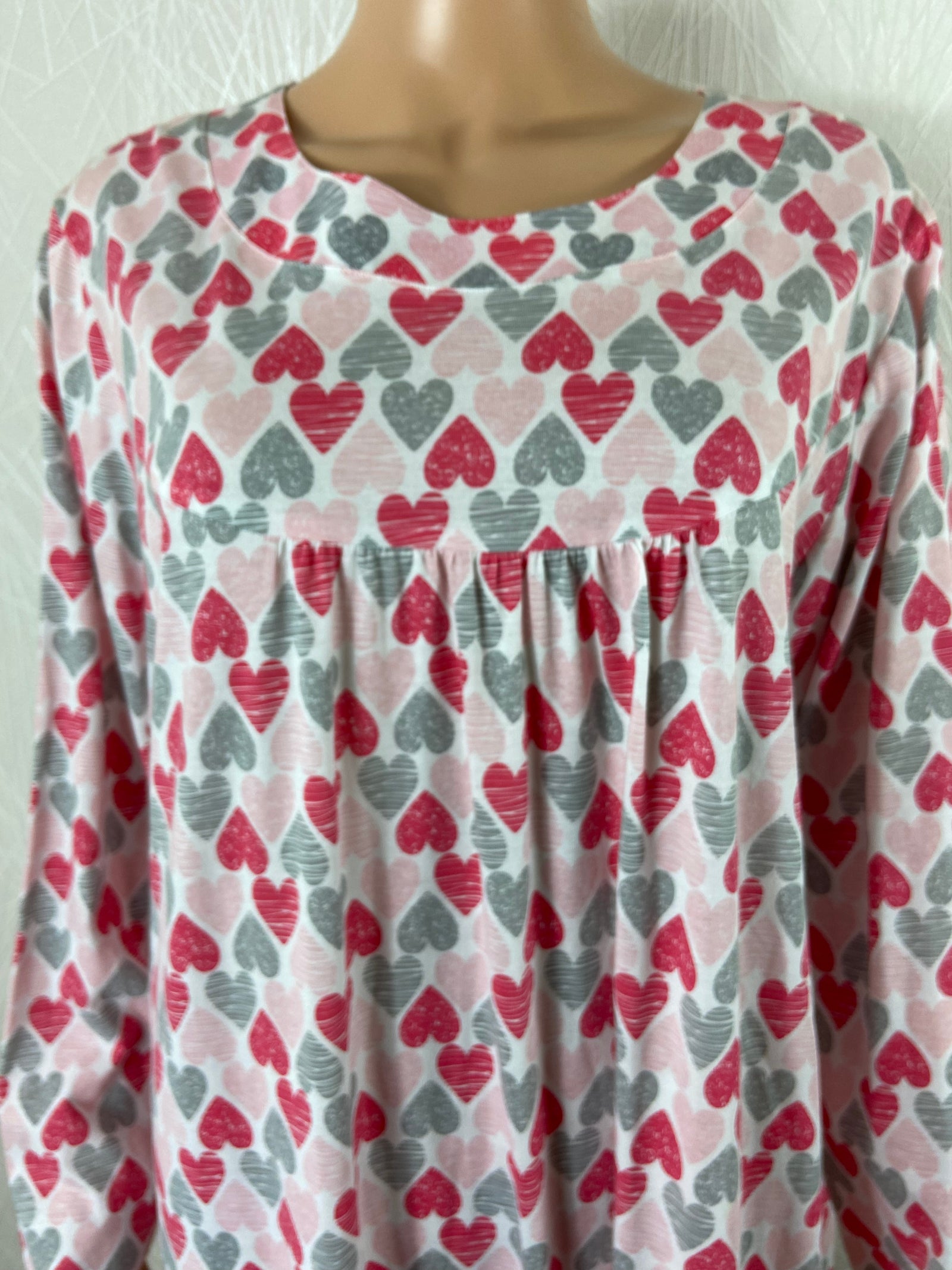 Chemise de nuit en coton manches longues fermeture dos motif coeur Peignora