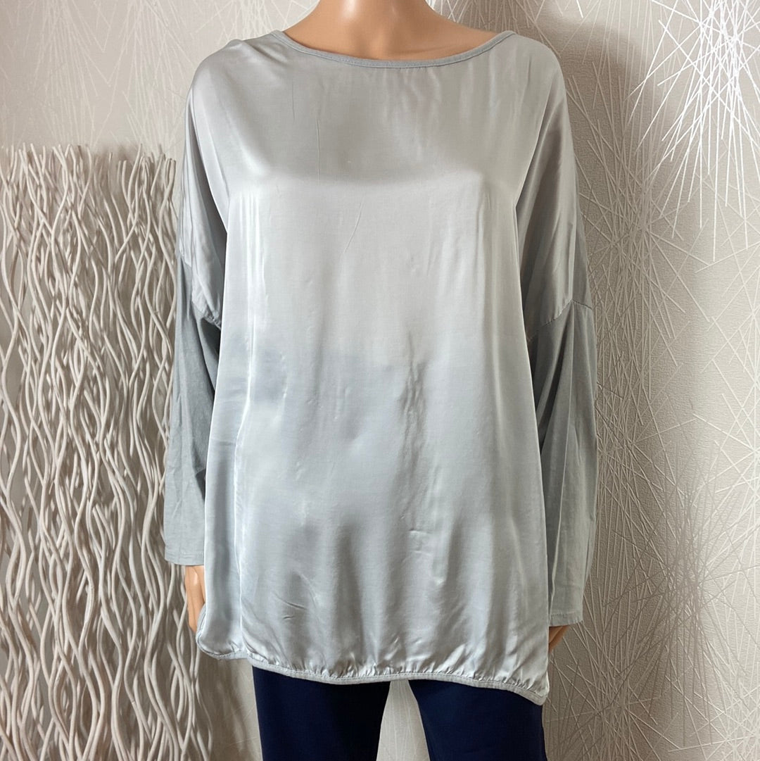 Blouse satinée asymétrique col bateau Made In Italy